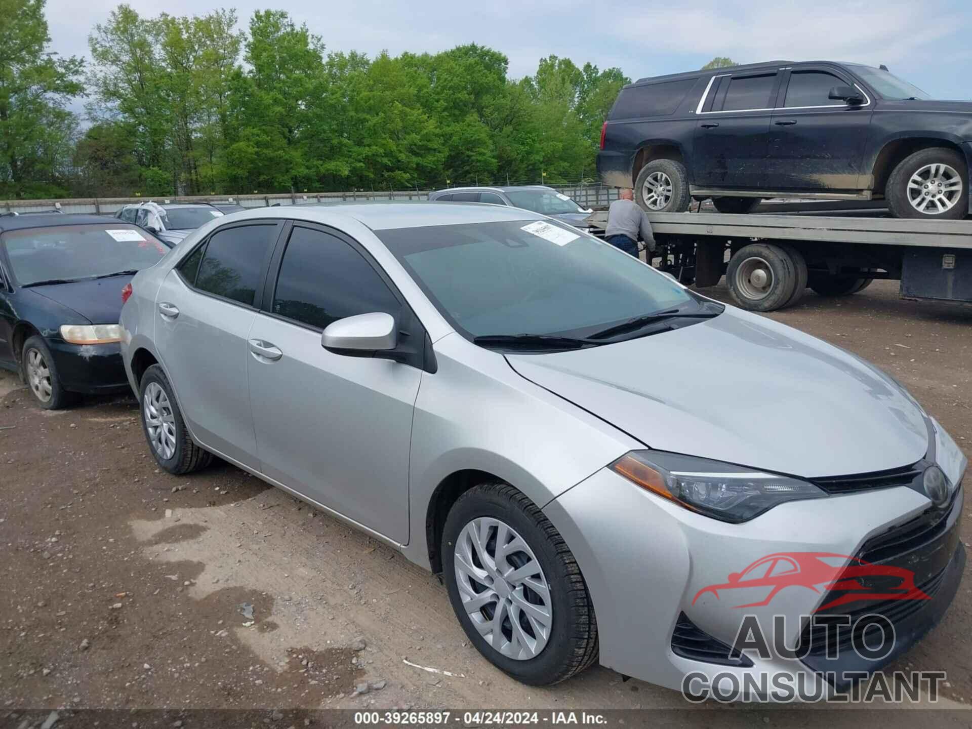 TOYOTA COROLLA 2018 - 5YFBURHE7JP754425