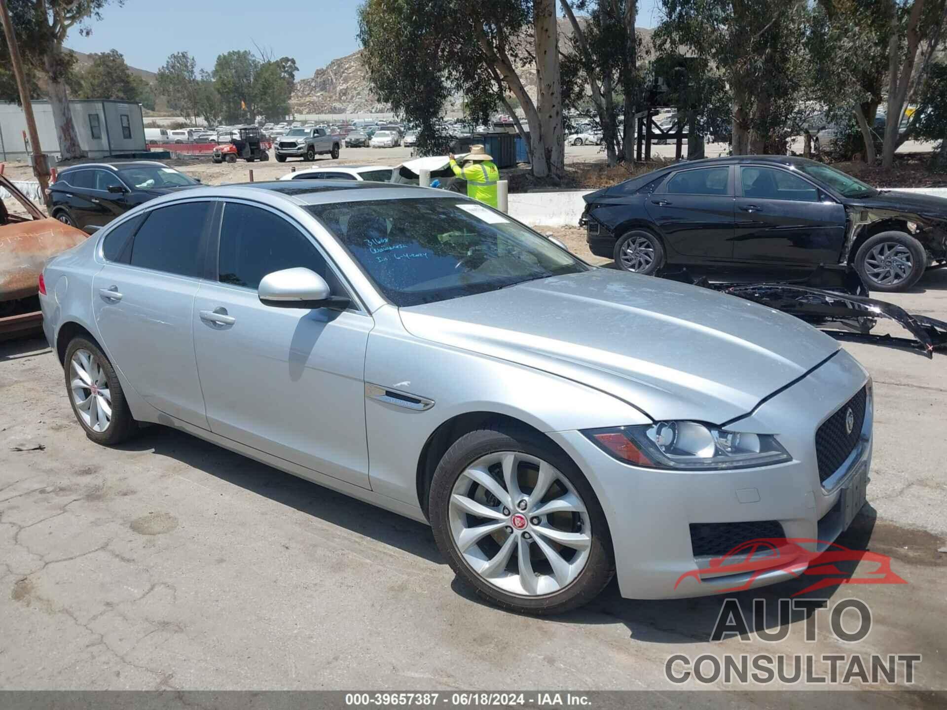 JAGUAR XF 2018 - SAJBD4FX0JCY56473