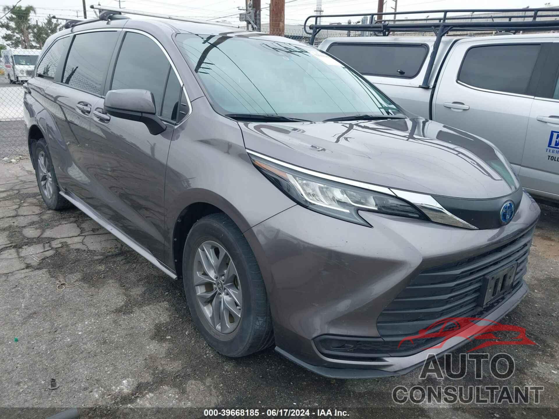 TOYOTA SIENNA 2022 - 5TDKRKEC5NS077271