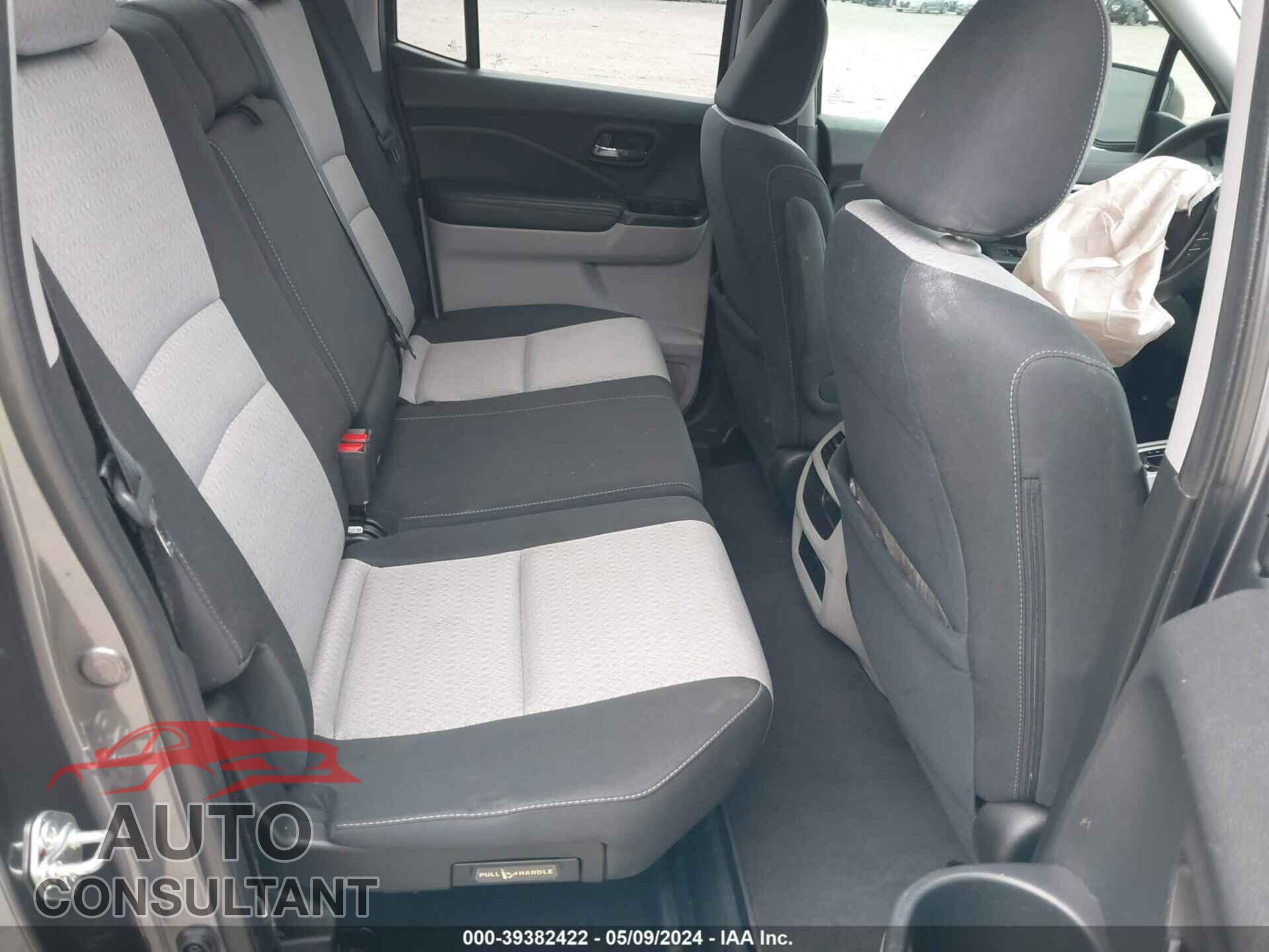 HONDA RIDGELINE 2017 - 5FPYK3F4XHB015537