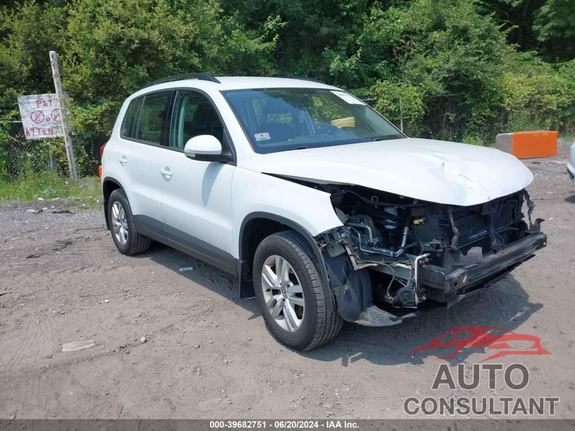 VOLKSWAGEN TIGUAN 2016 - WVGBV7AX3GW554120