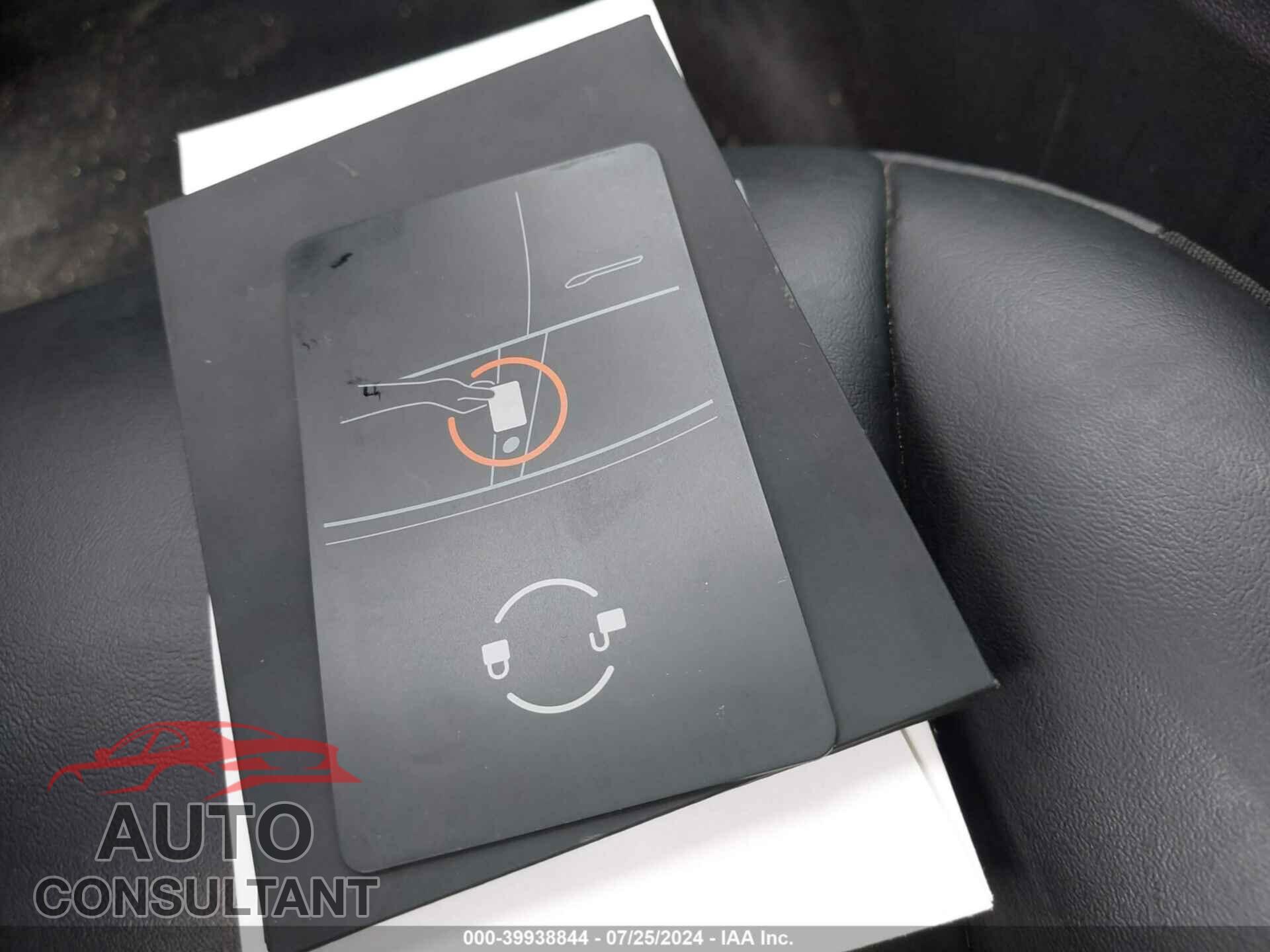 TESLA MODEL 3 2018 - 5YJ3E1EA1JF045327