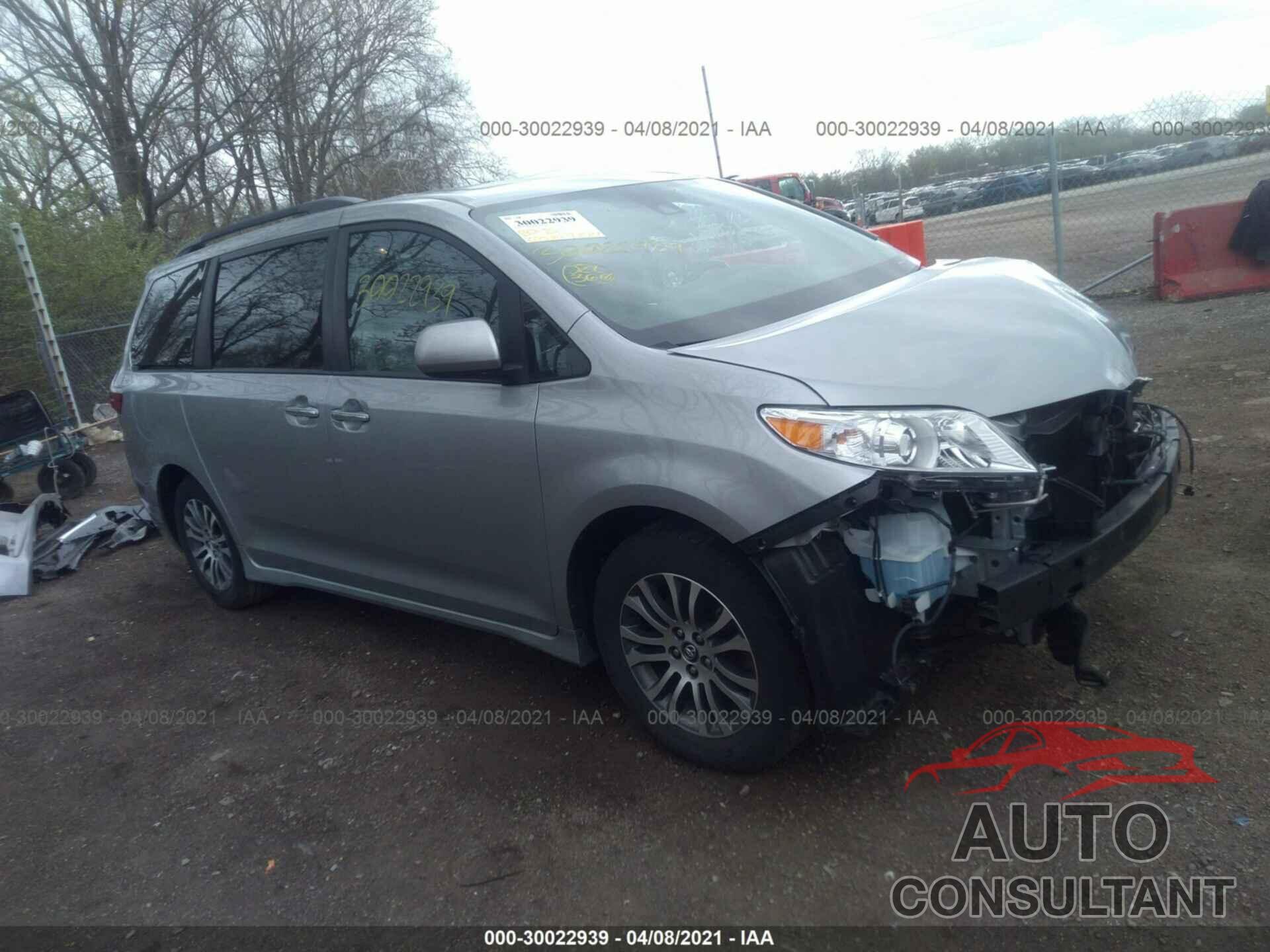 TOYOTA SIENNA 2018 - 5TDYZ3DC0JS949786