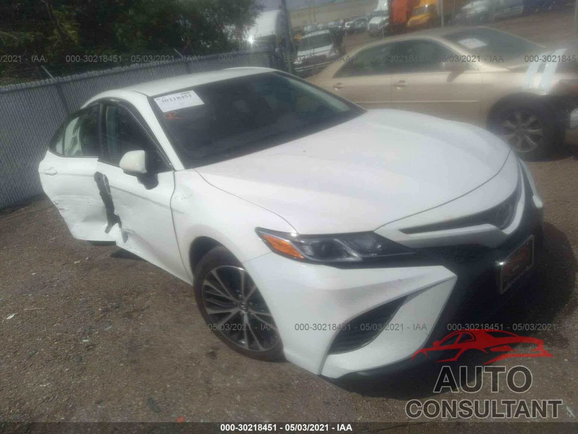 TOYOTA CAMRY 2018 - 4T1B11HK7JU597137