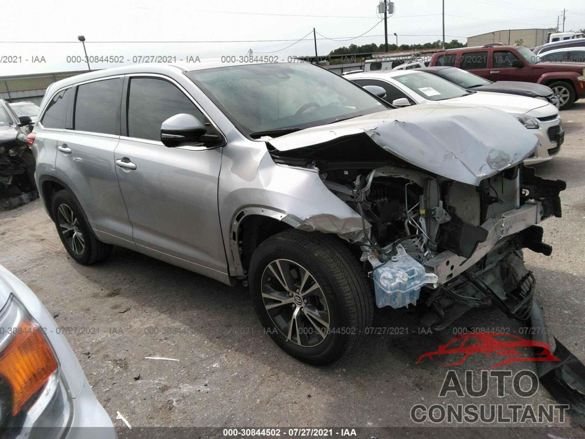TOYOTA HIGHLANDER 2018 - 5TDZZRFH7JS244869
