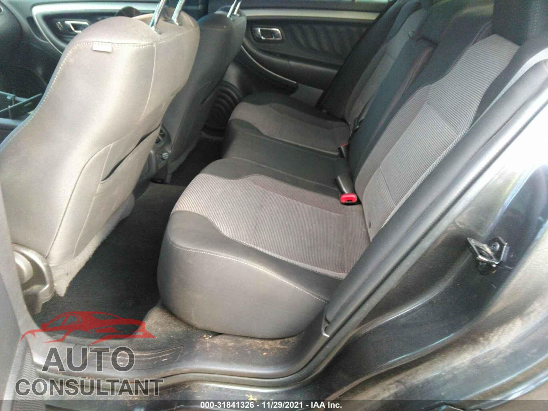 FORD TAURUS 2017 - 1FAHP2E87HG108245
