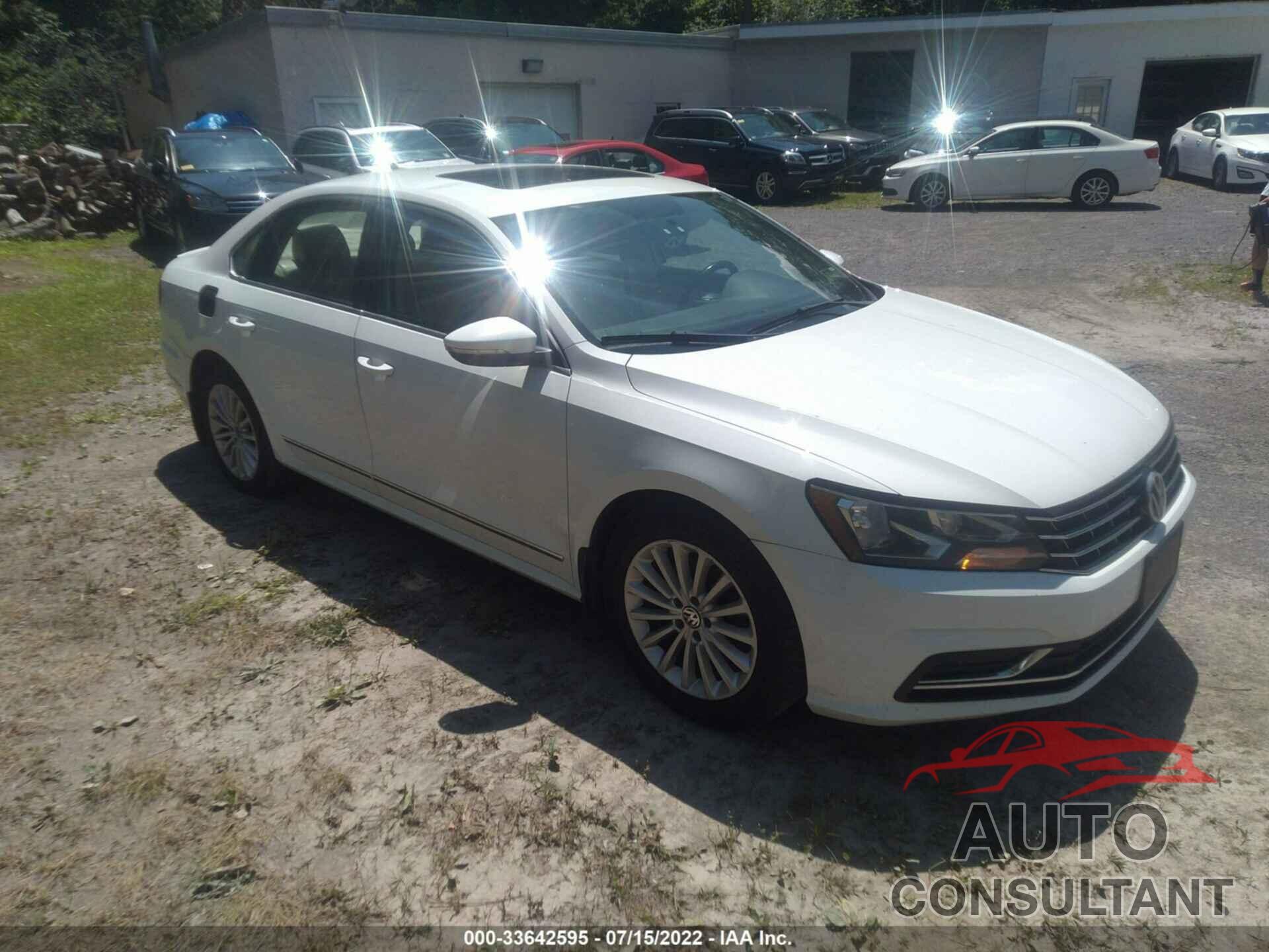 VOLKSWAGEN PASSAT 2017 - 1VWBT7A31HC003742