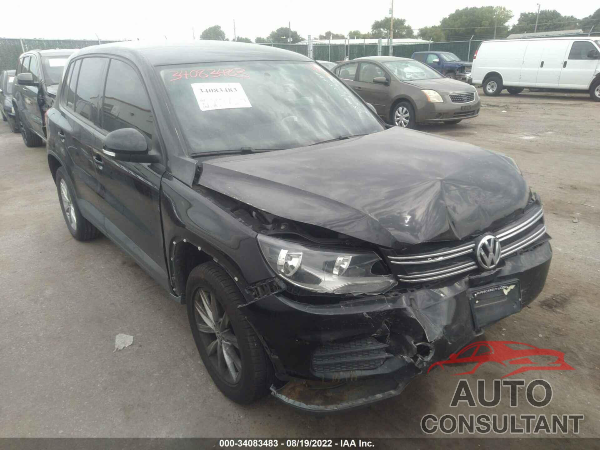 VOLKSWAGEN TIGUAN 2017 - WVGAV7AX5HK050835