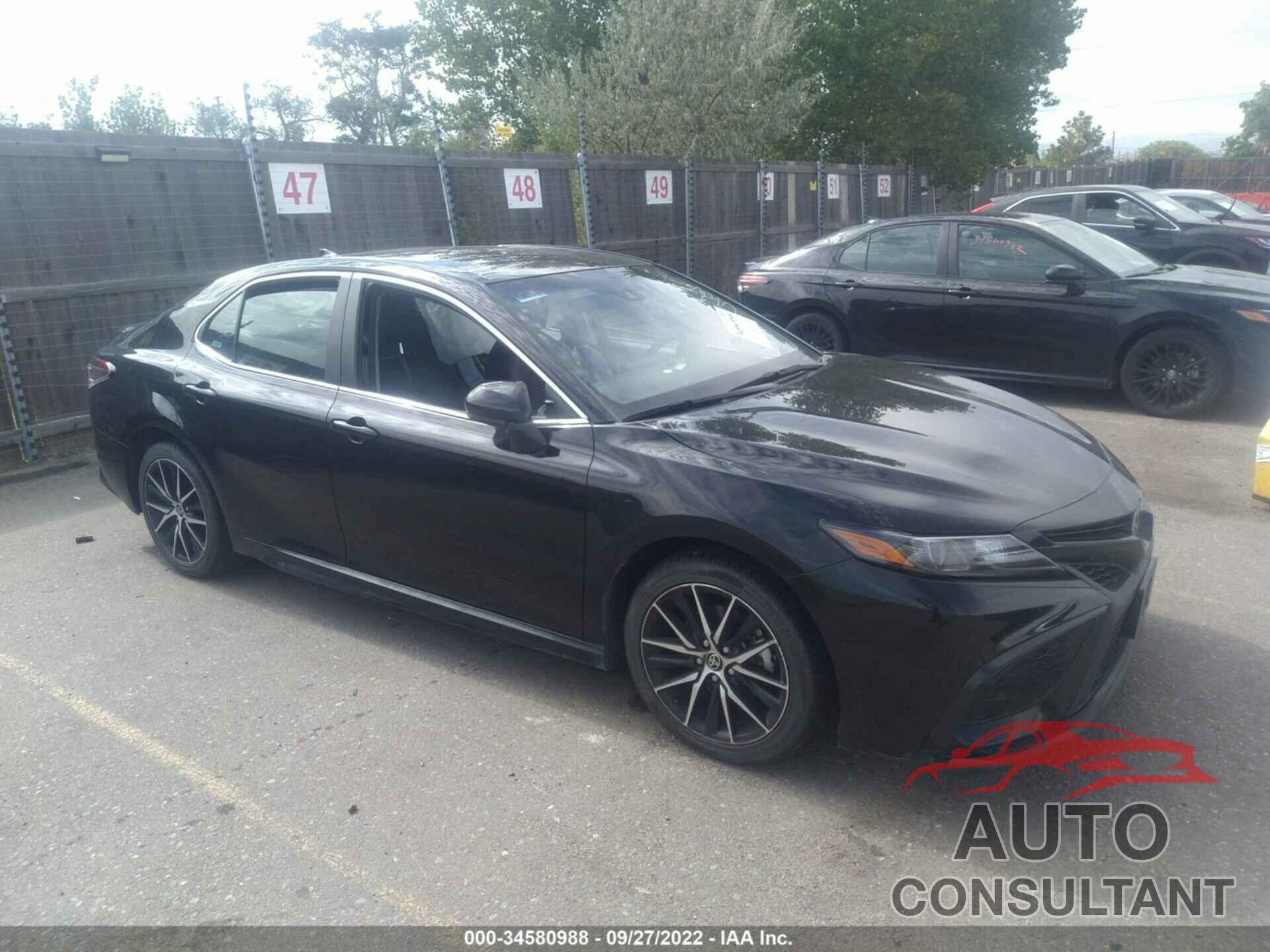 TOYOTA CAMRY 2021 - 4T1G11AK3MU587614