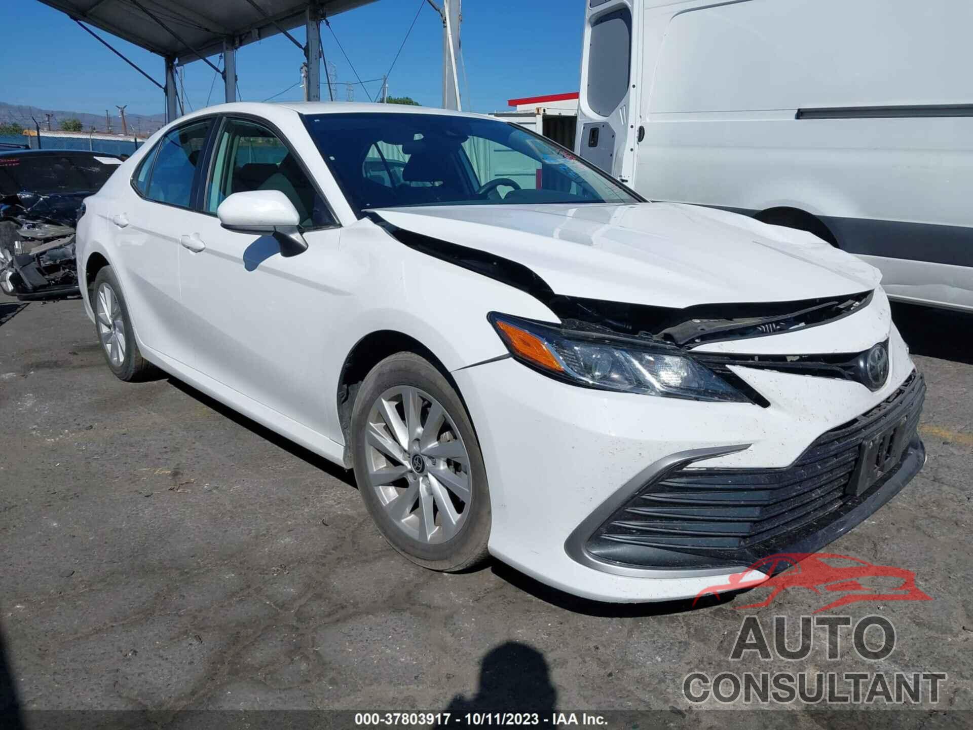 TOYOTA CAMRY 2022 - 4T1C11AK3NU074363