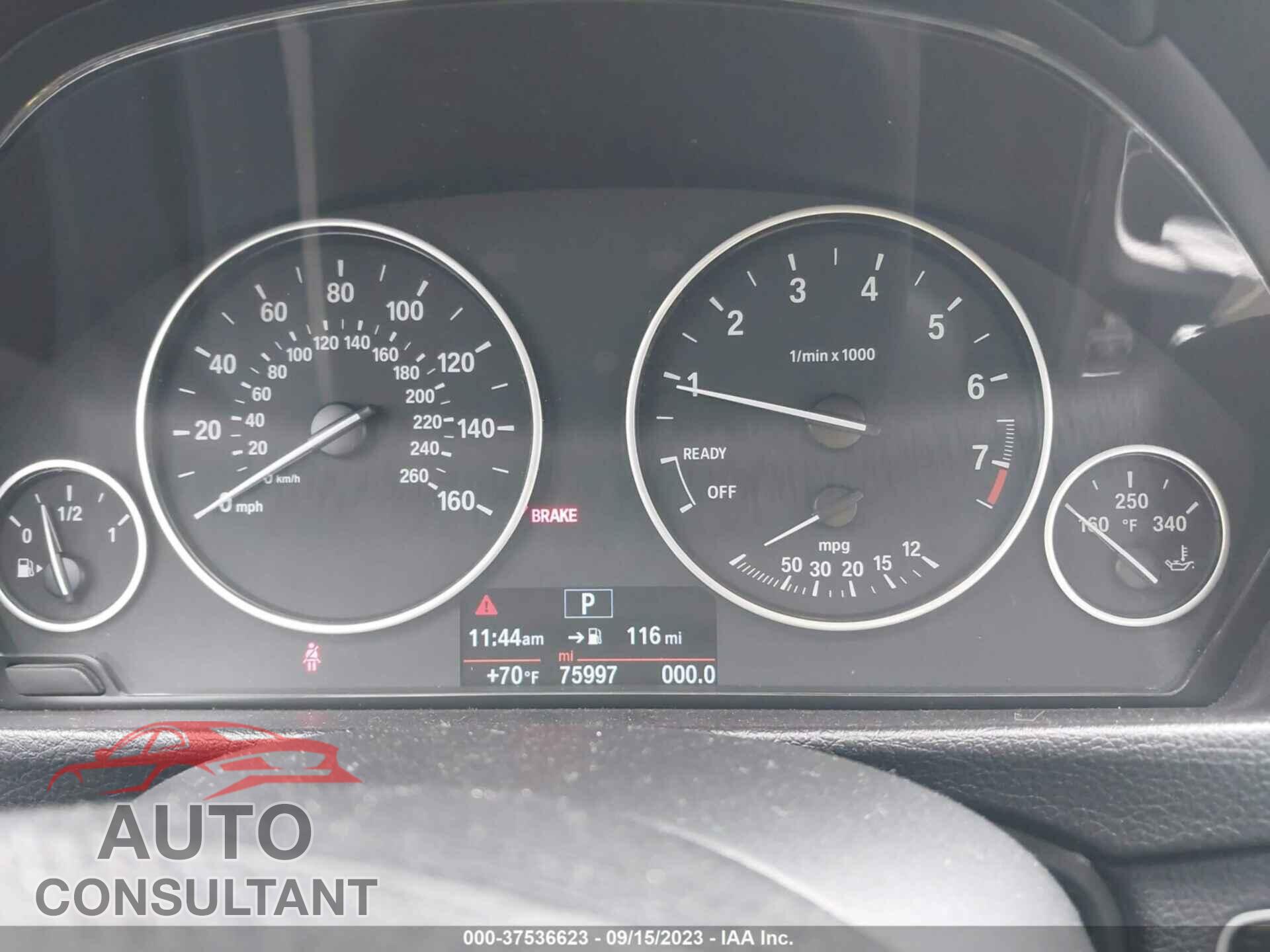 BMW 320I 2016 - WBA8E5G59GNU22197