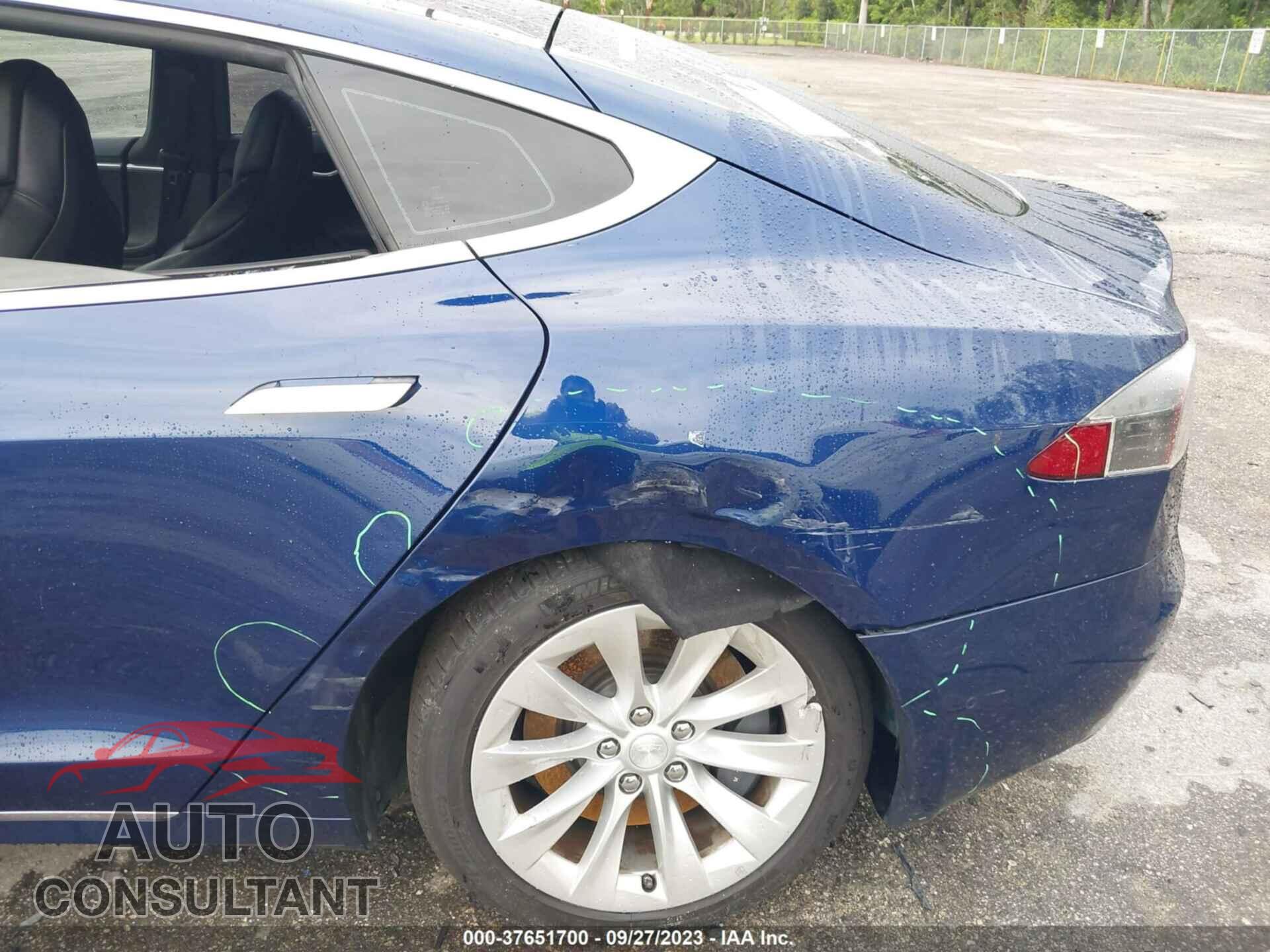 TESLA MODEL S 2017 - 5YJSA1E16HF192115