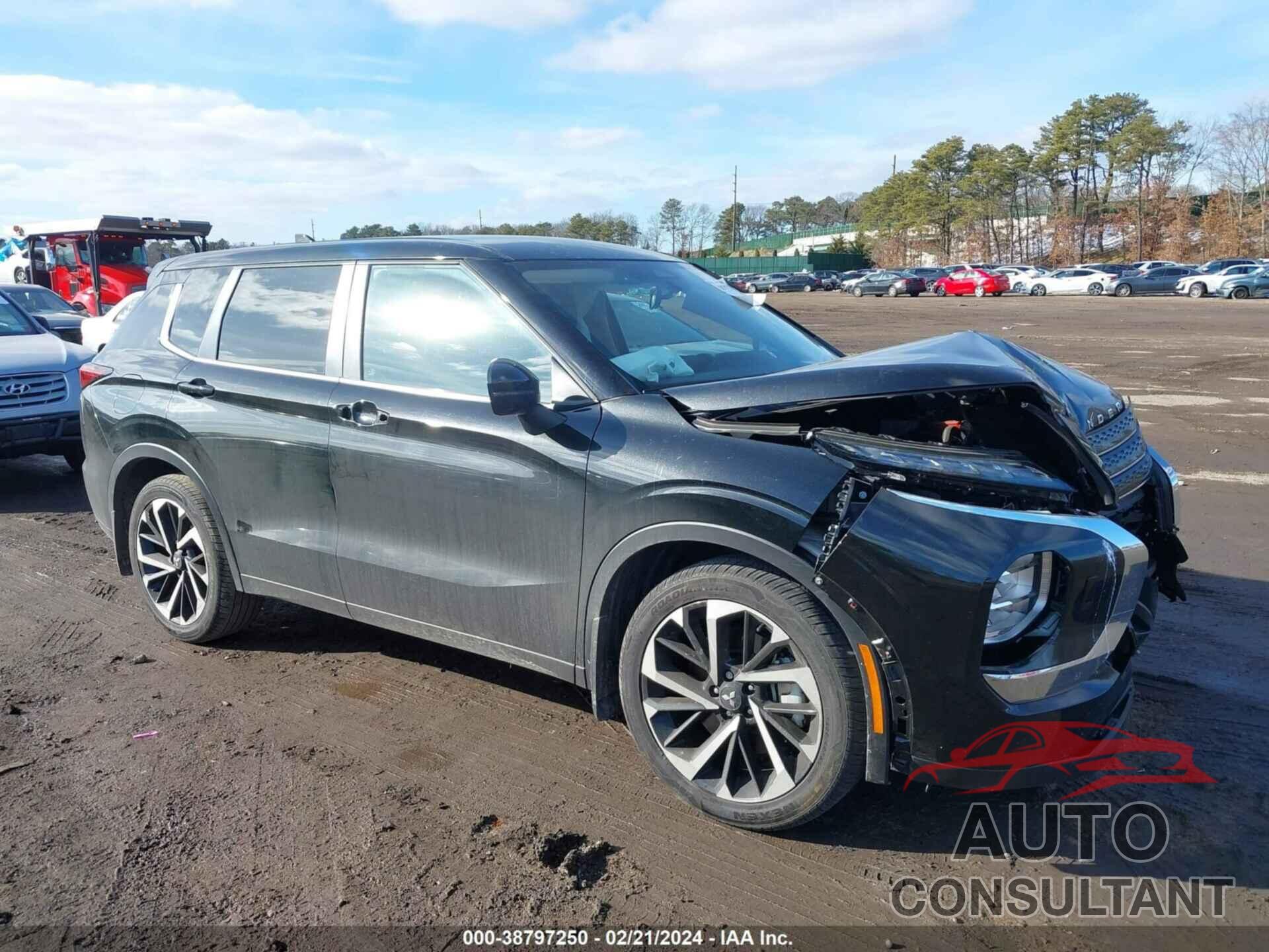 MITSUBISHI OUTLANDER 2022 - JA4J4TA82NZ072880