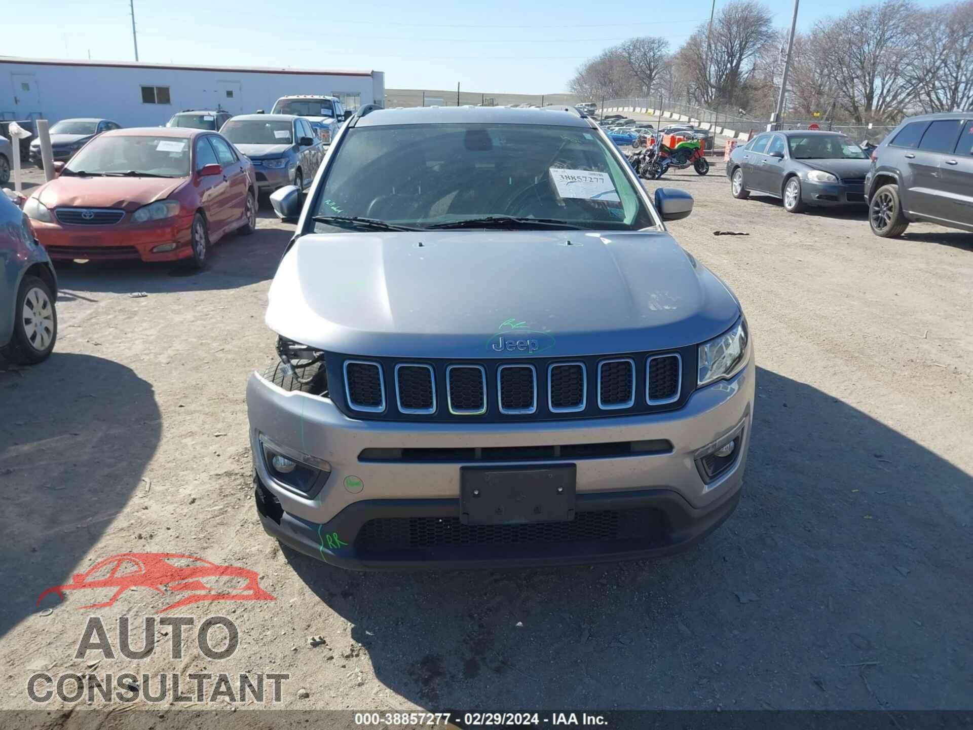 JEEP COMPASS 2018 - 3C4NJDBB8JT415385