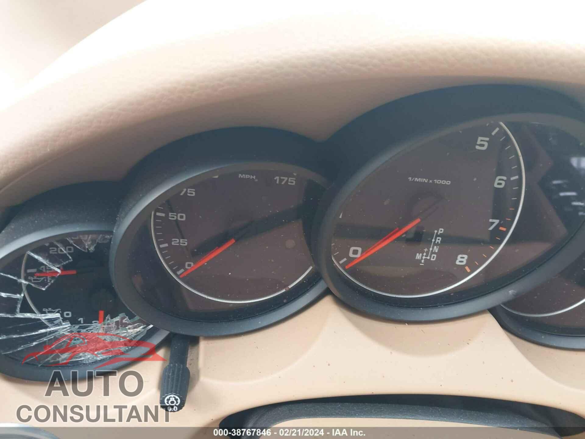 PORSCHE CAYENNE 2016 - WP1AA2A28GLA08819