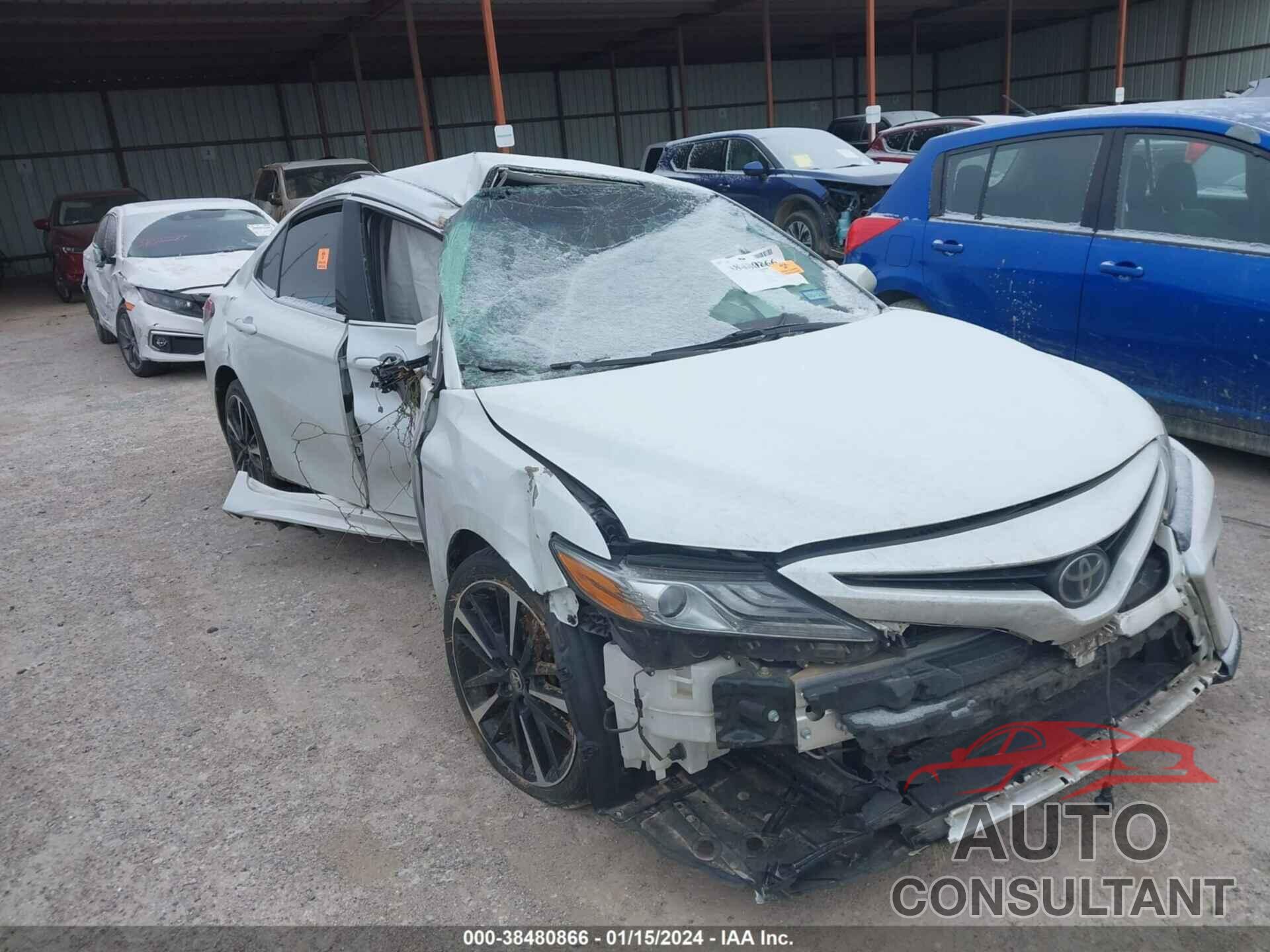 TOYOTA CAMRY 2018 - 4T1B61HK0JU063253