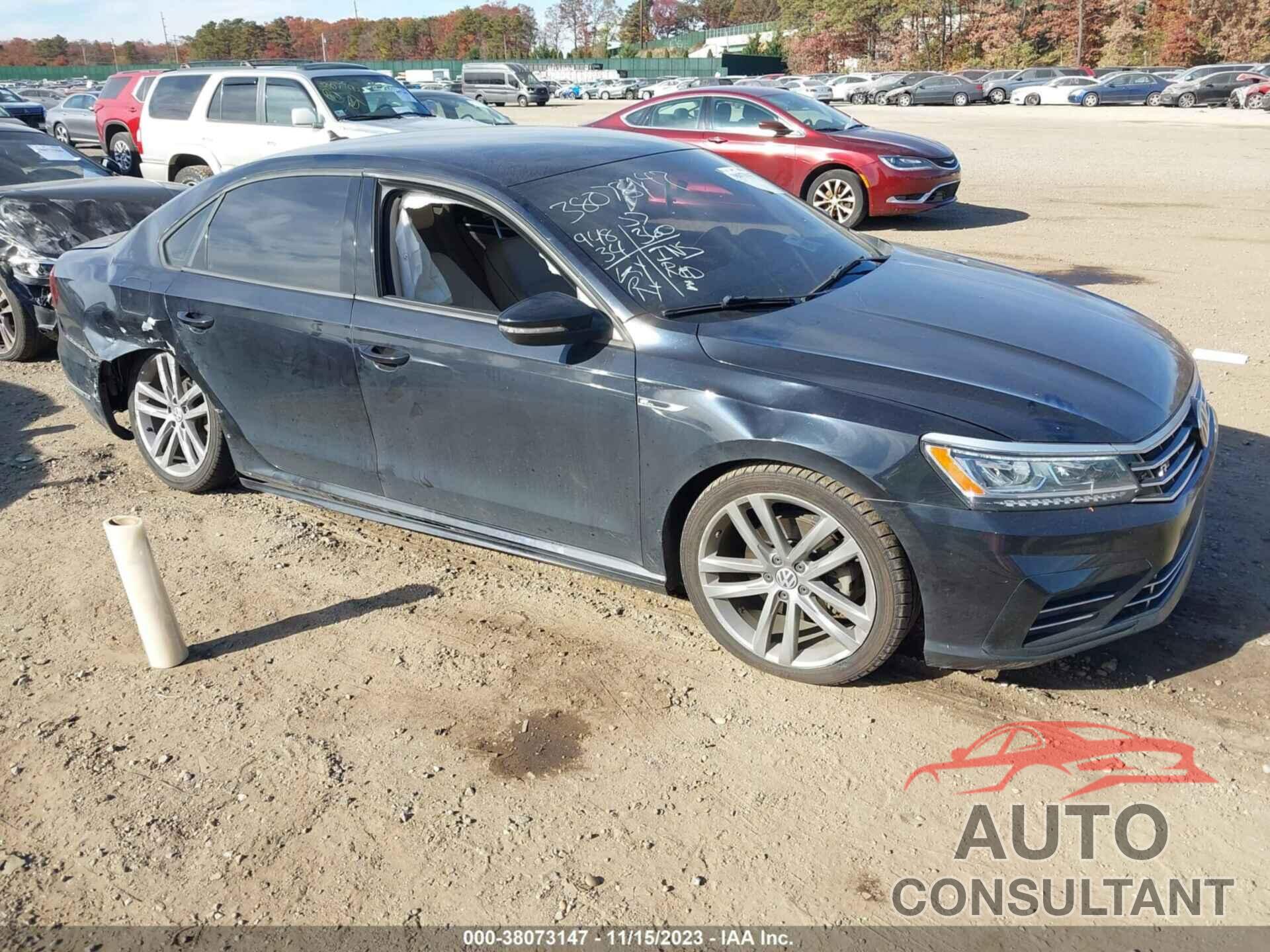 VOLKSWAGEN PASSAT 2018 - 1VWAA7A31JC006342