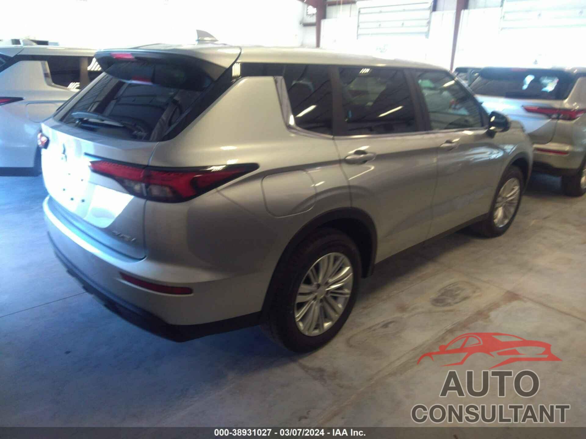 MITSUBISHI OUTLANDER 2024 - JA4T5UA9XRZ033190