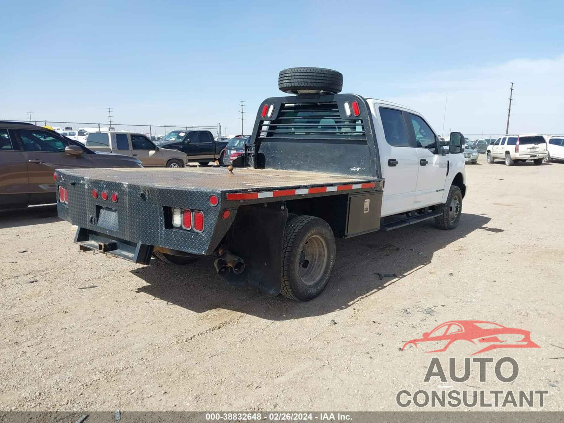 FORD F-350 CHASSIS 2019 - 1FD8W3HT3KEG23907