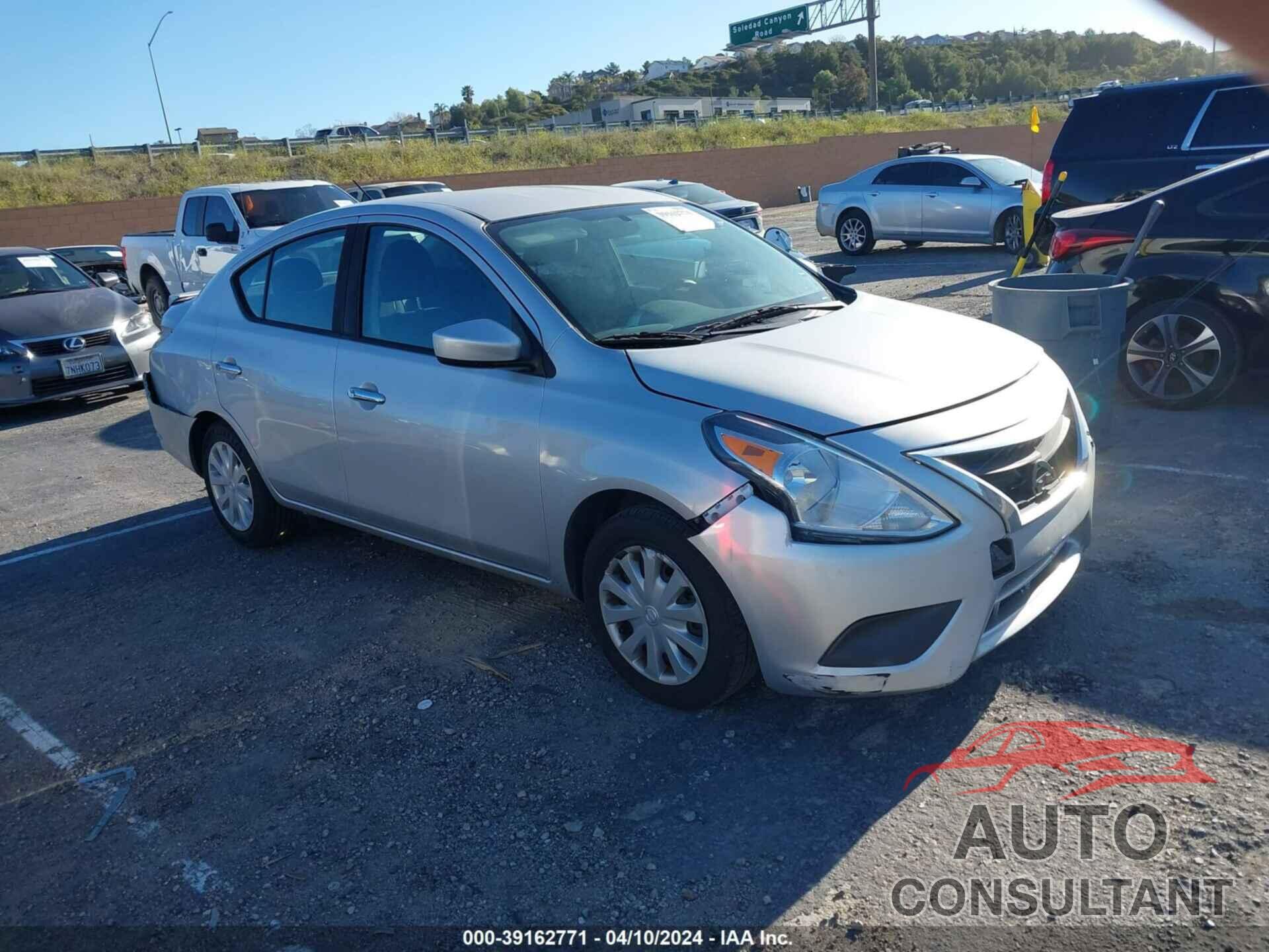 NISSAN VERSA 2017 - 3N1CN7AP3HL814552