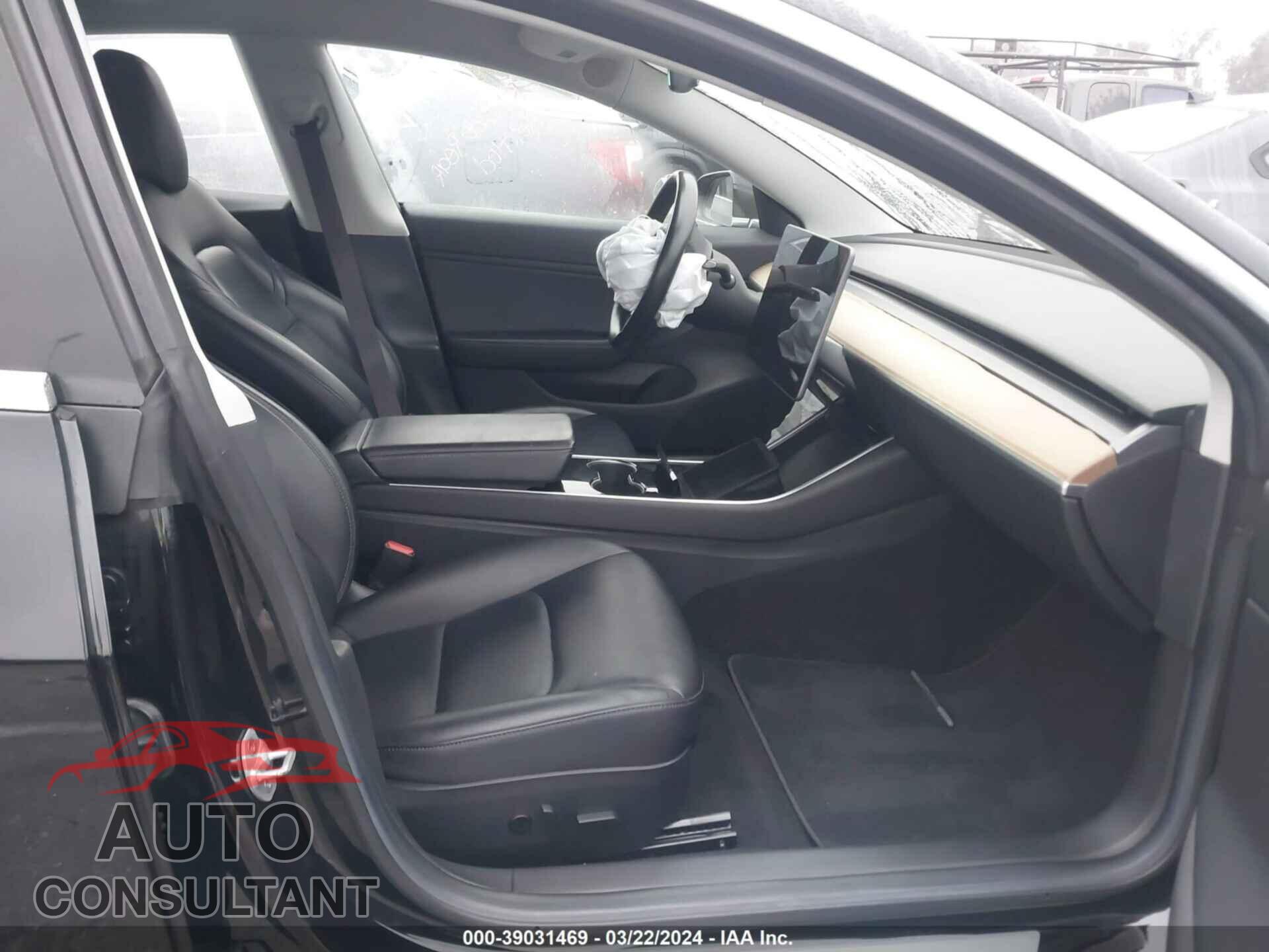 TESLA MODEL 3 2018 - 5YJ3E1EA4JF070948