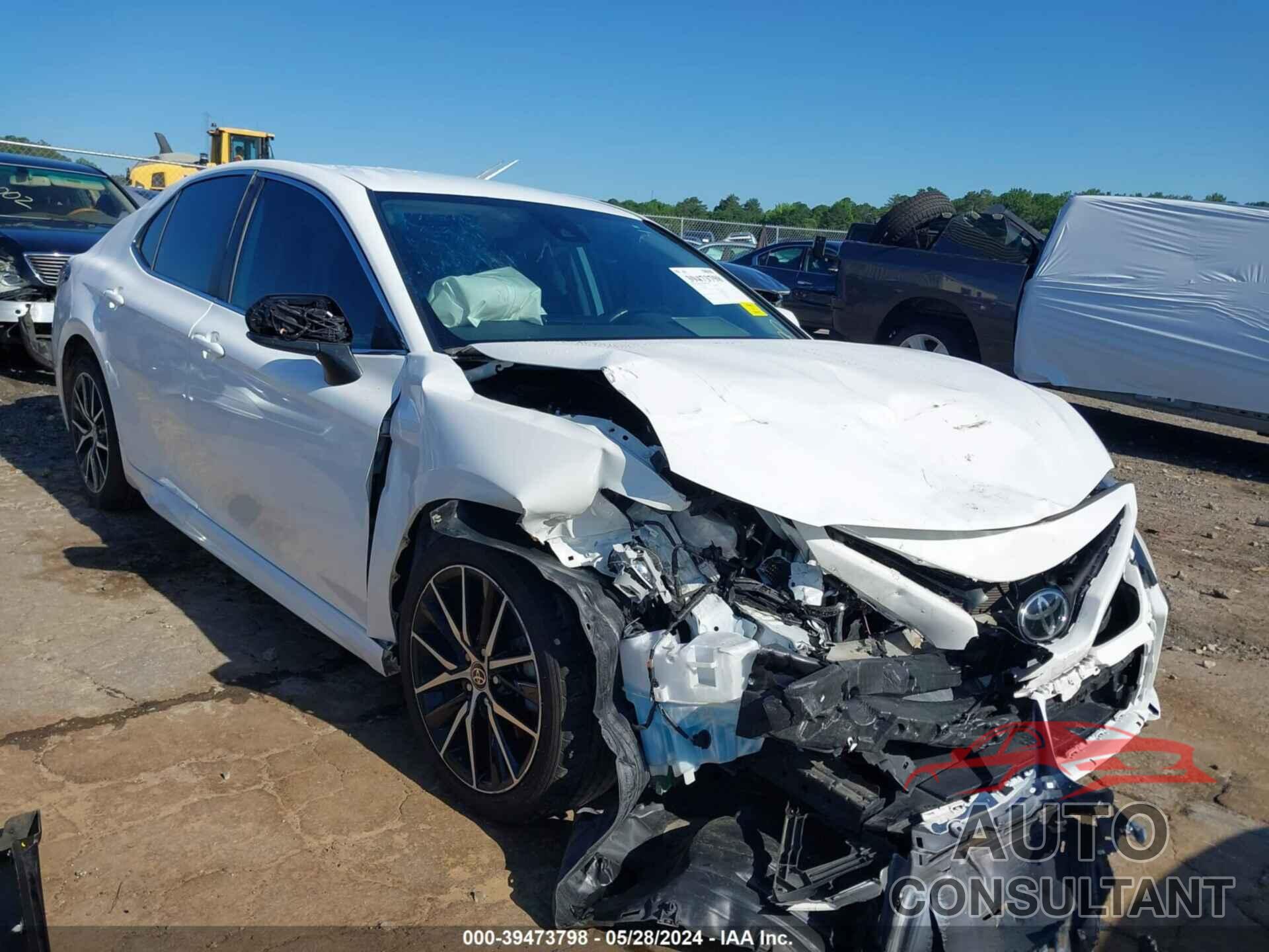 TOYOTA CAMRY 2021 - 4T1G11AK1MU466676