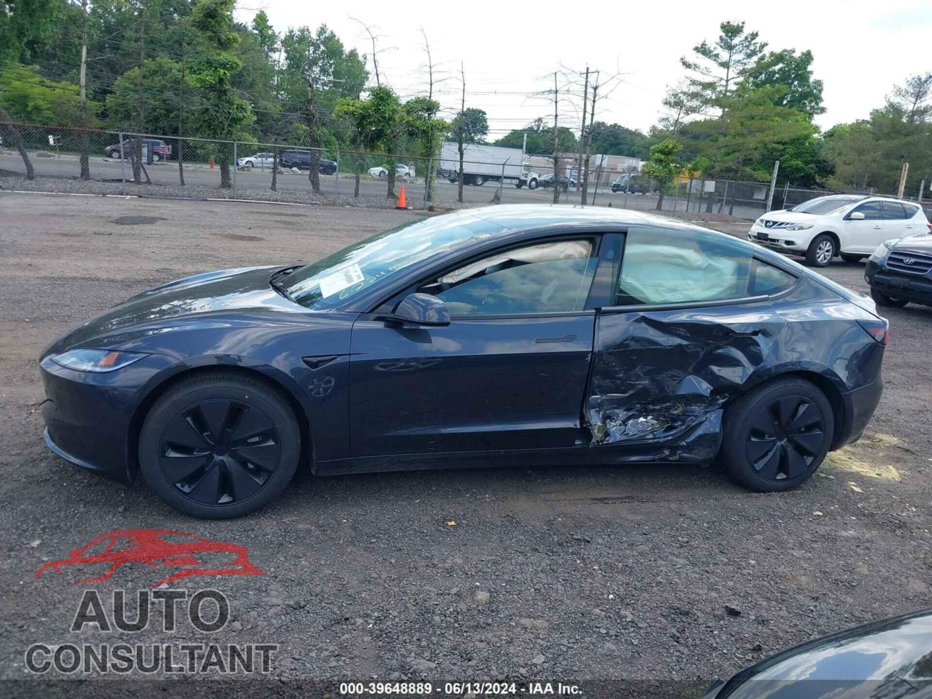 TESLA MODEL 3 2024 - 5YJ3E1EA3RF740369