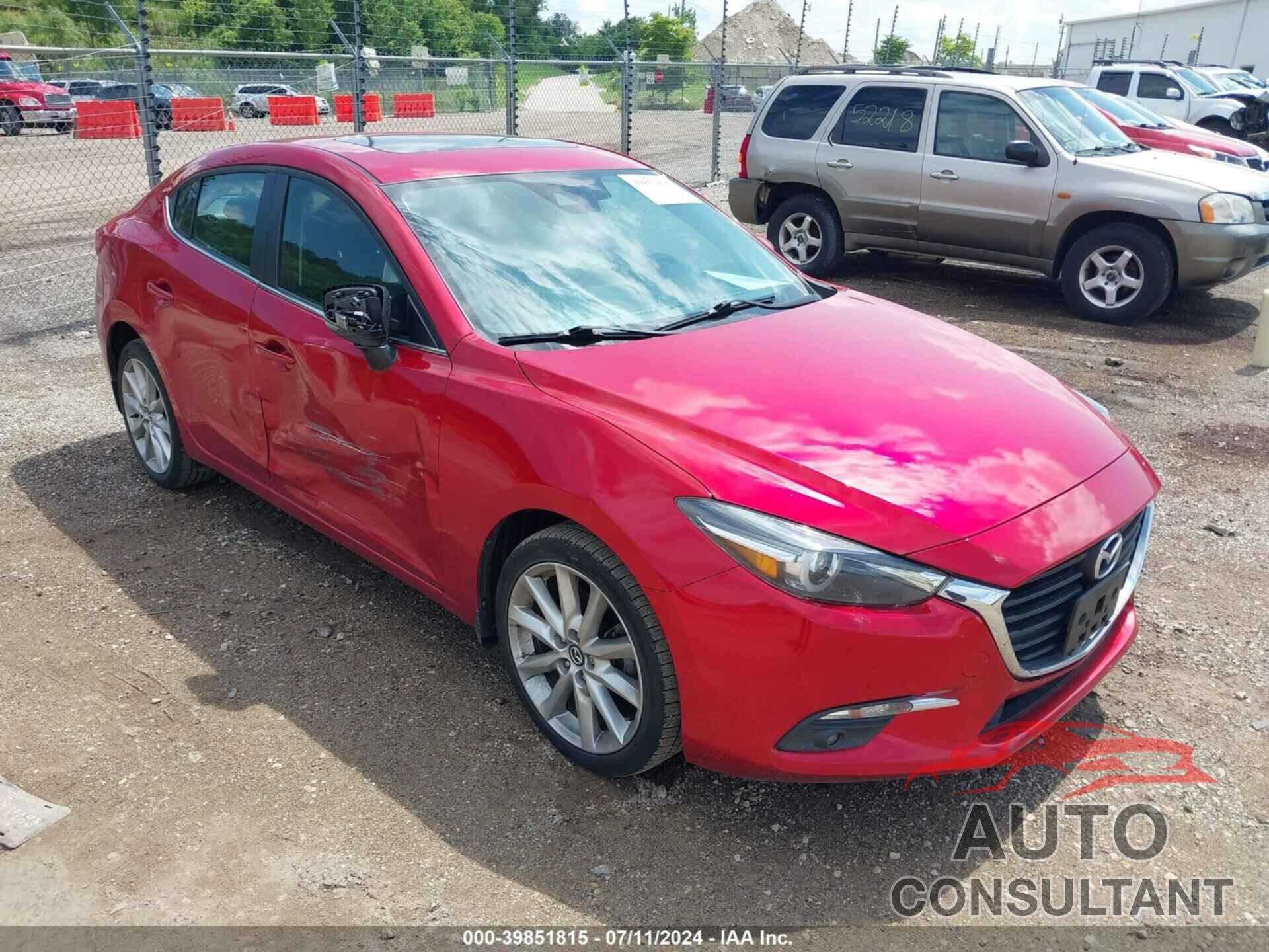 MAZDA MAZDA3 2018 - 3MZBN1W33JM207396