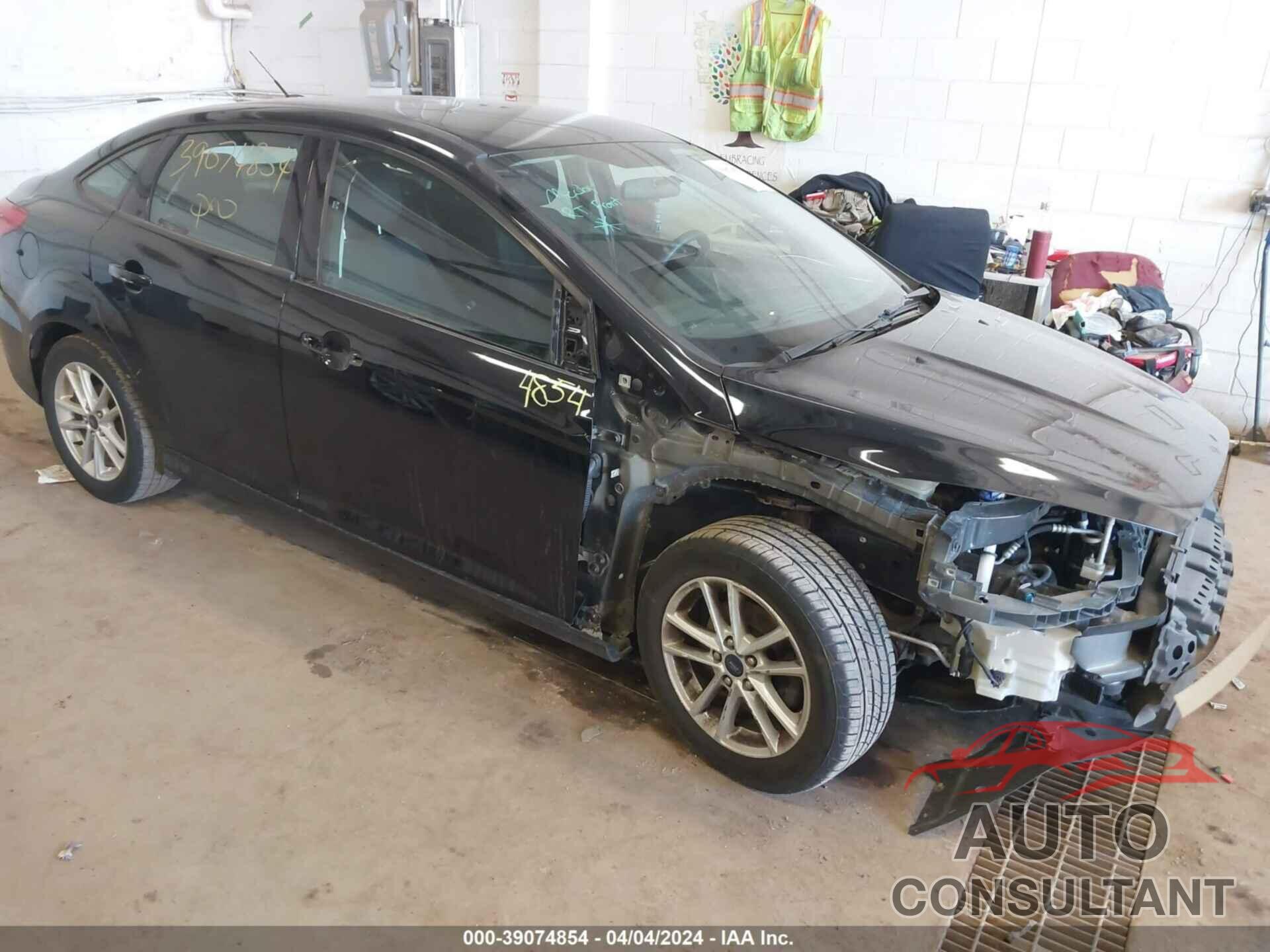 FORD FOCUS 2017 - 1FADP3F23HL268130