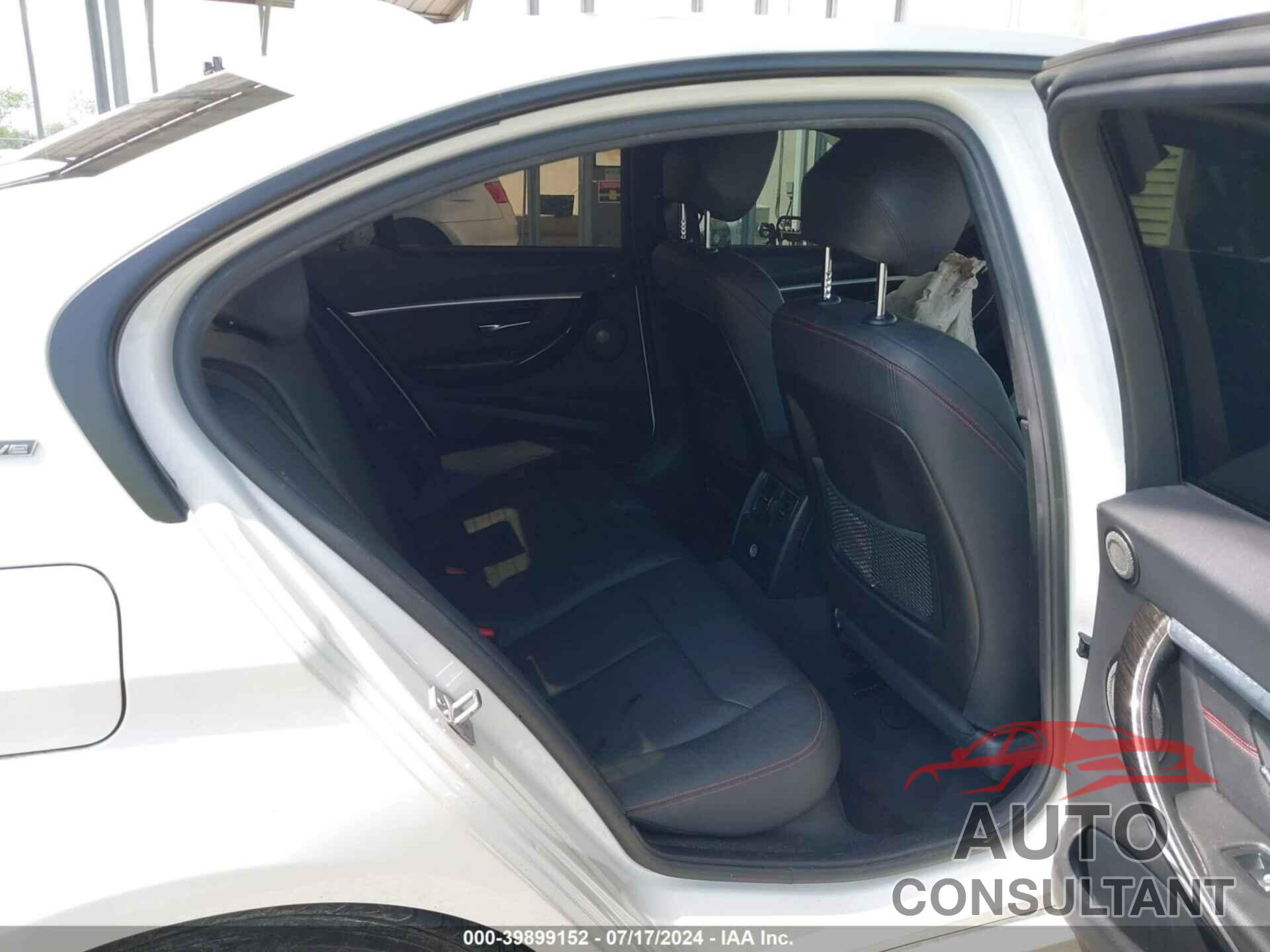 BMW 330E 2018 - WBA8E1C53JA171657