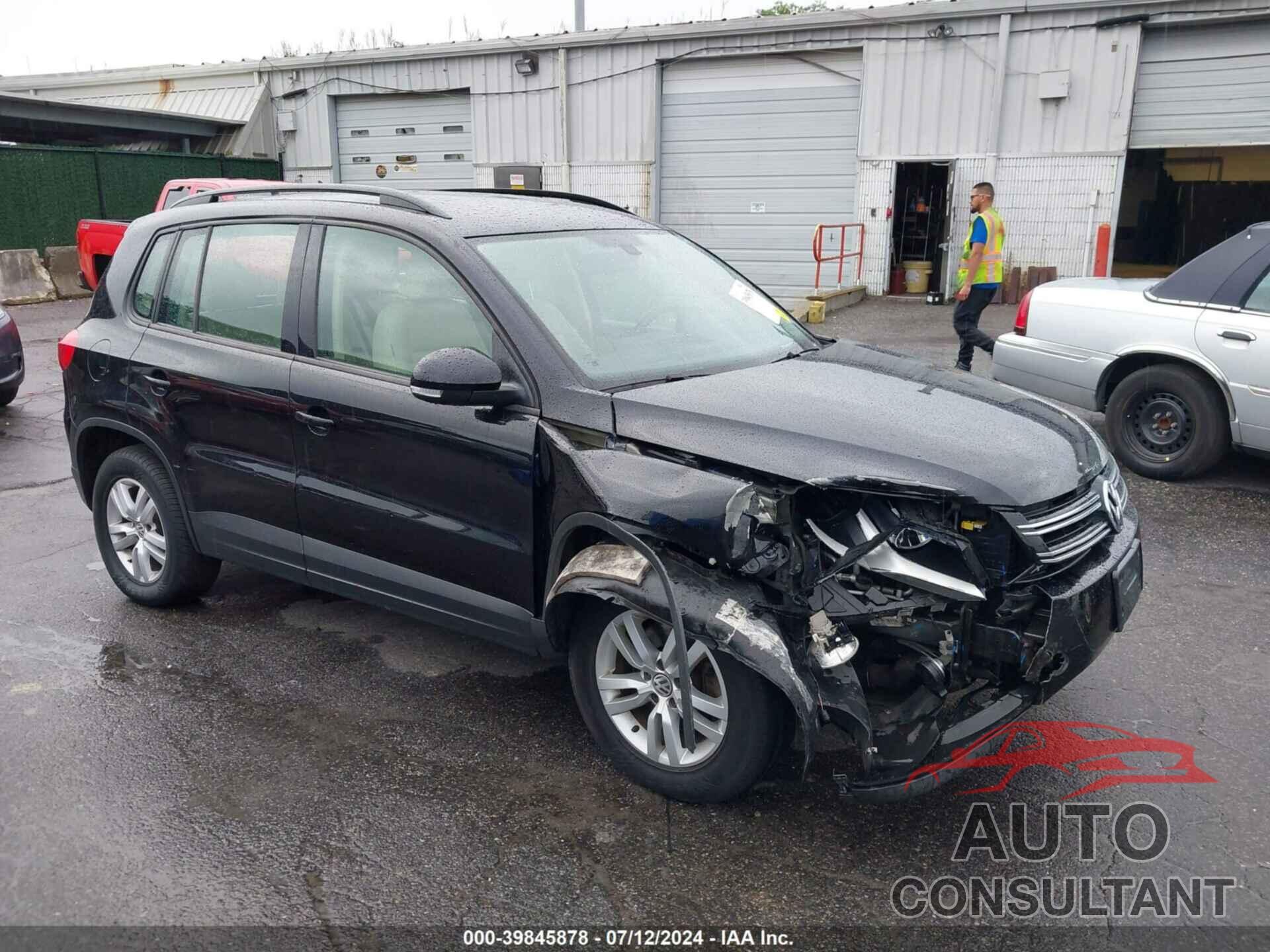 VOLKSWAGEN TIGUAN 2017 - WVGAV7AX9HK021452