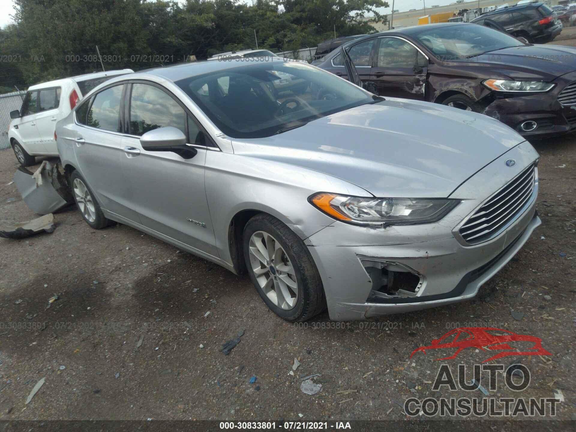 FORD FUSION HYBRID 2019 - 3FA6P0LU0KR183090