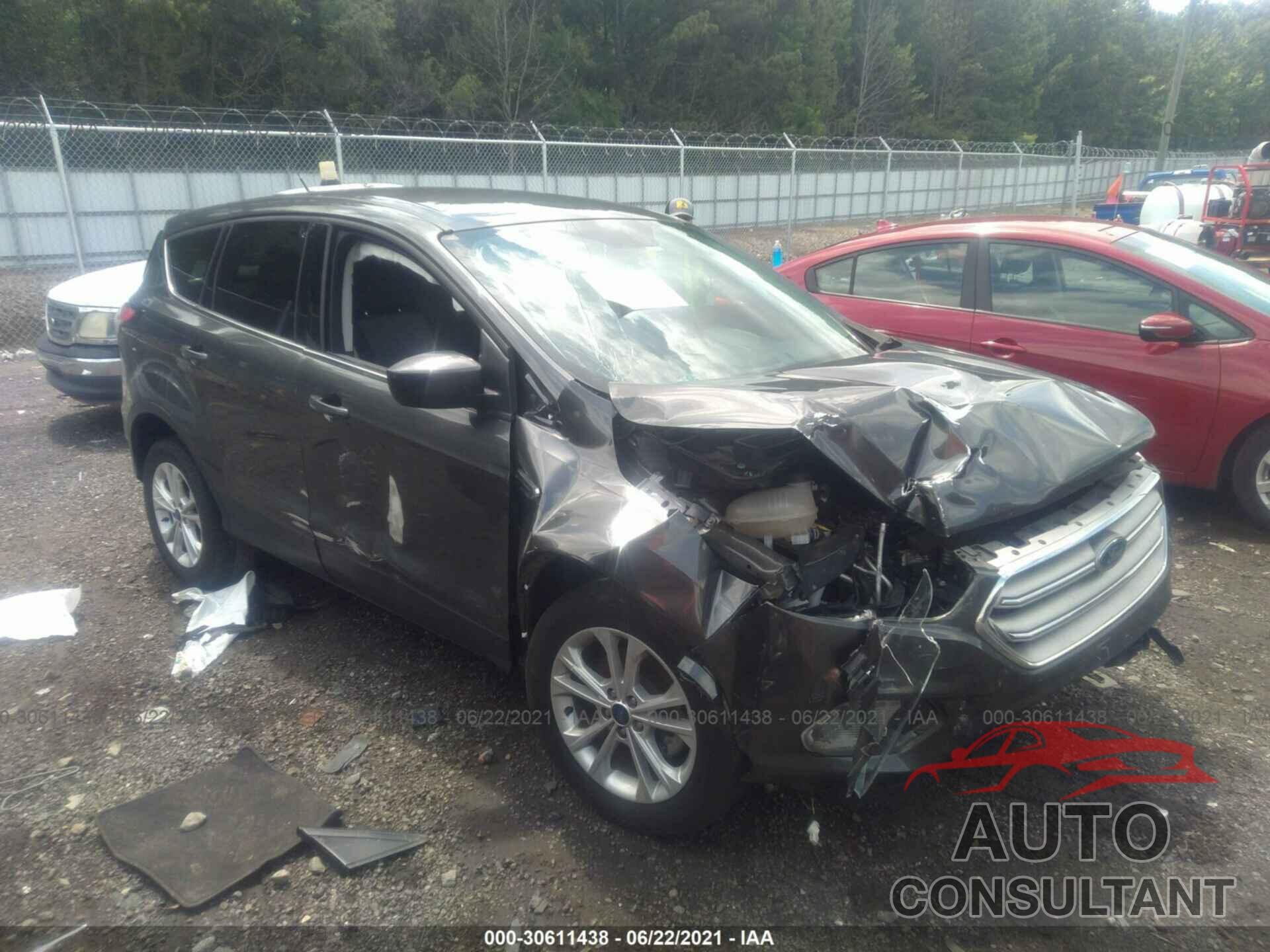 FORD ESCAPE 2017 - 1FMCU0GD1HUB95438