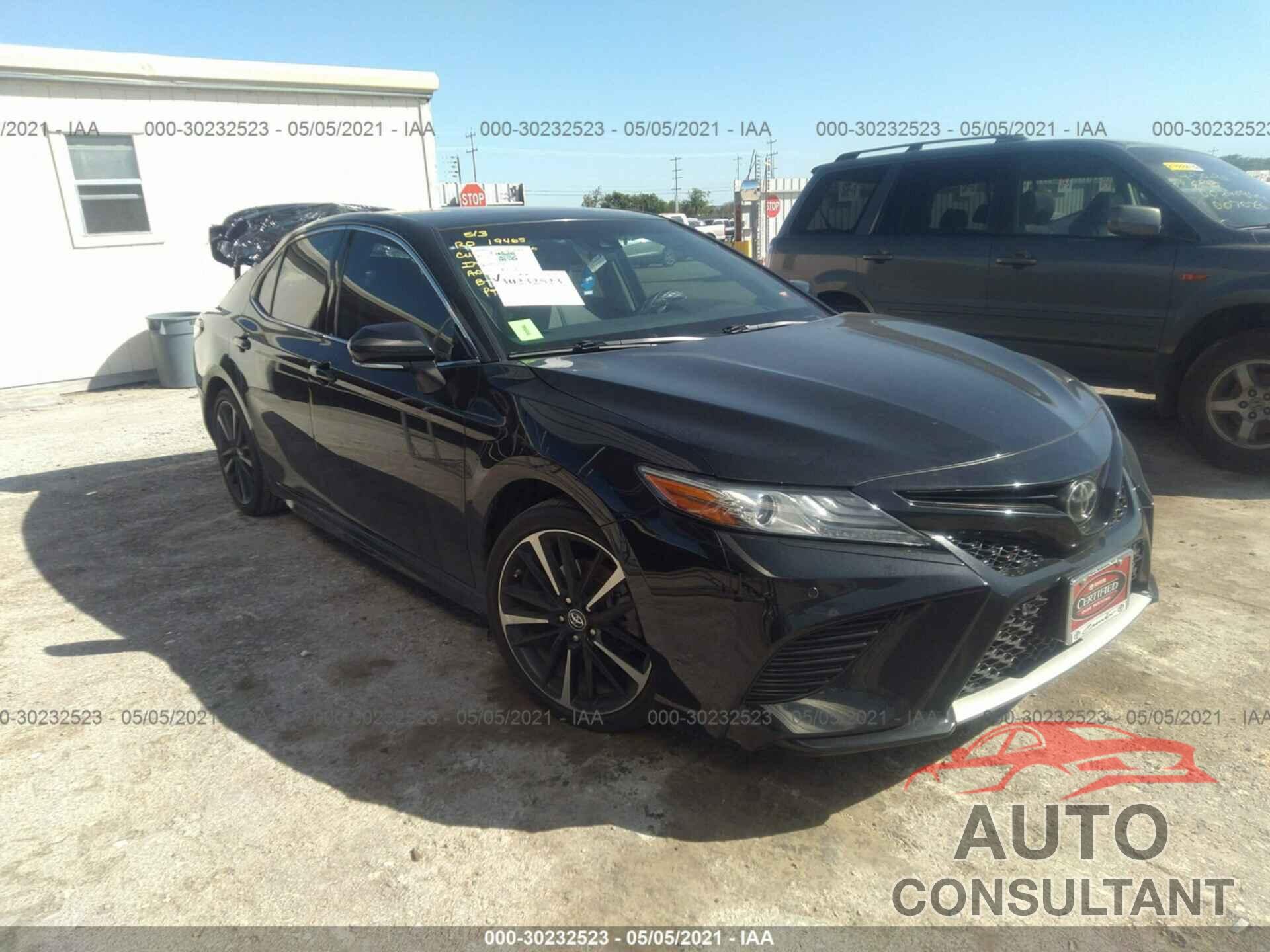 TOYOTA CAMRY 2018 - 4T1B61HK9JU037928