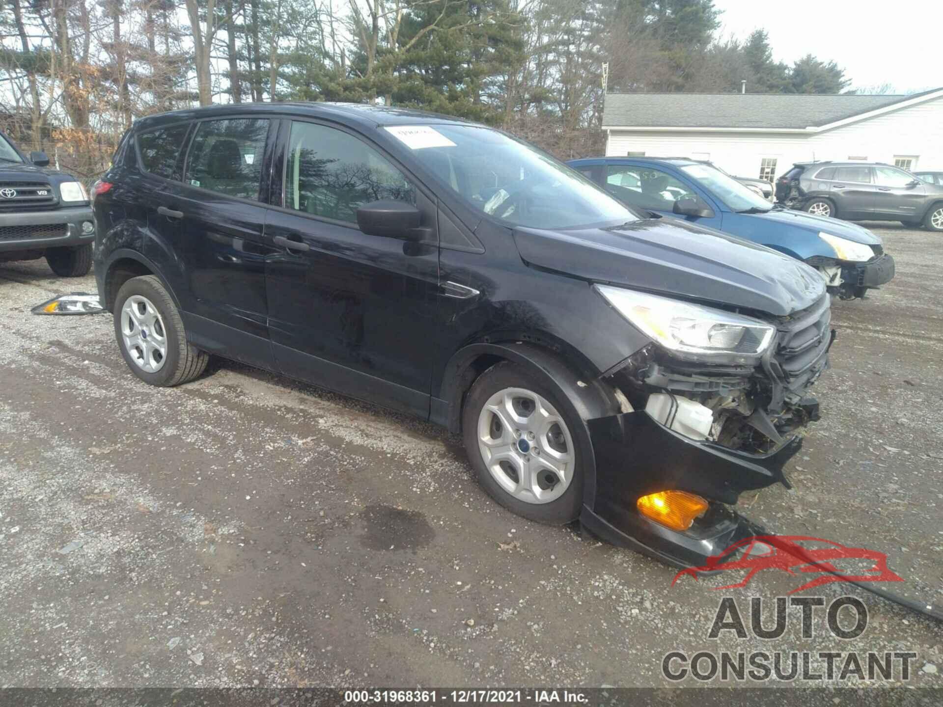 FORD ESCAPE 2017 - 1FMCU0F76HUB76301
