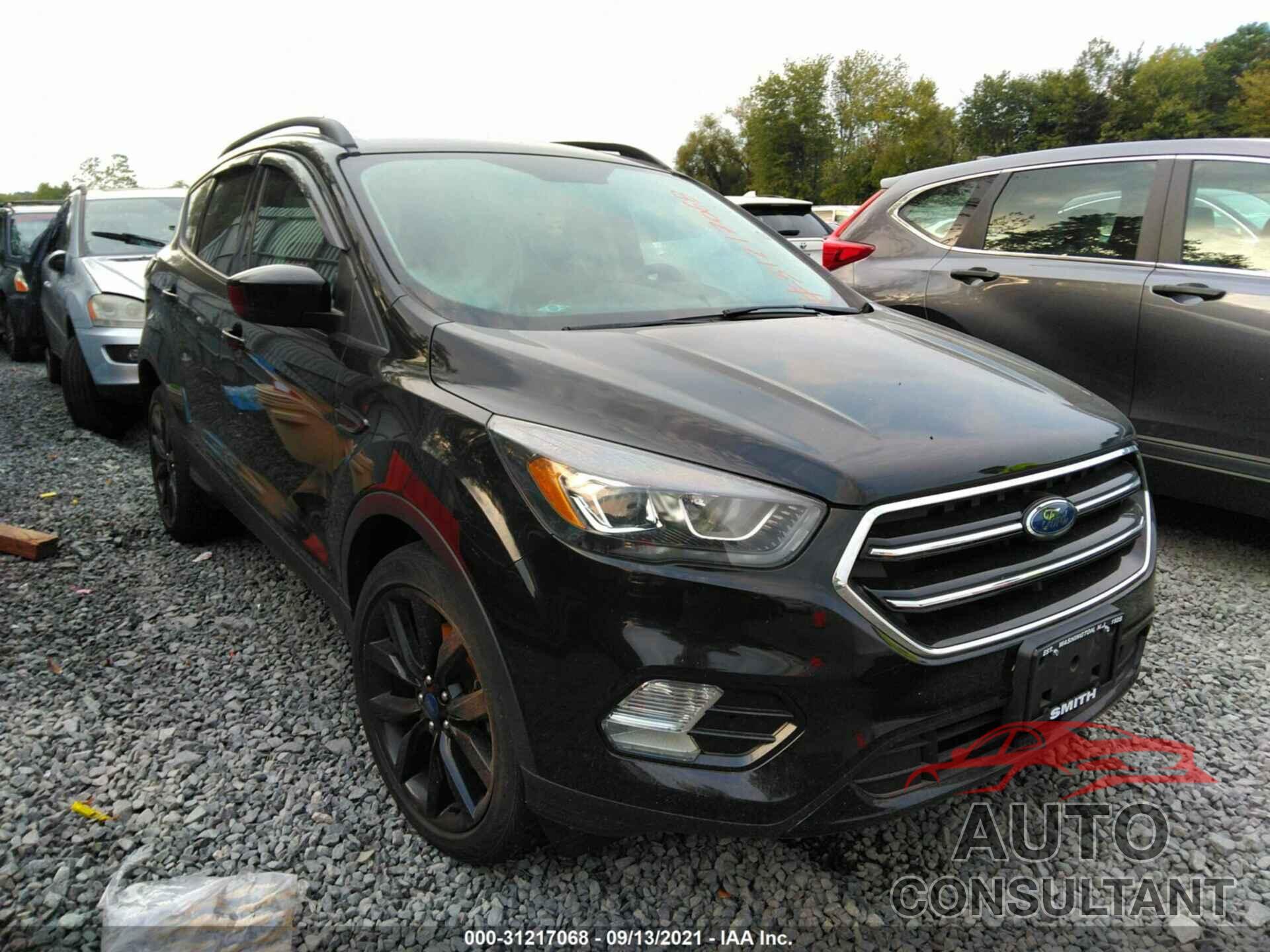 FORD ESCAPE 2017 - 1FMCU9GD6HUC41057