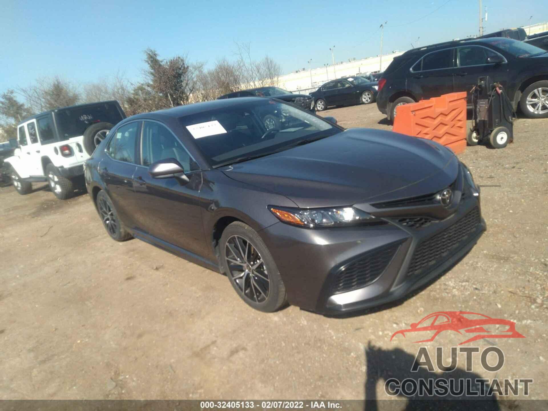 TOYOTA CAMRY 2021 - 4T1G11AK5MU585797