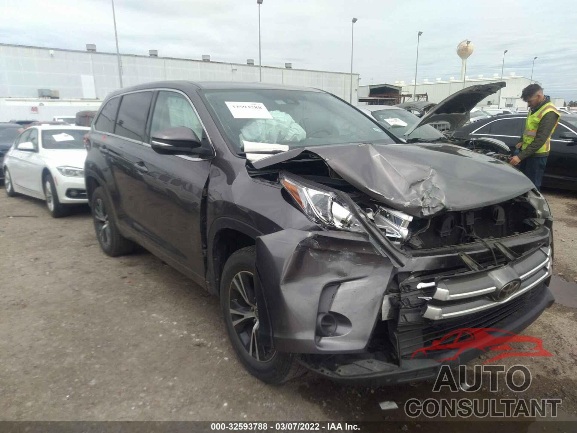TOYOTA HIGHLANDER 2018 - 5TDZZRFH2JS239059