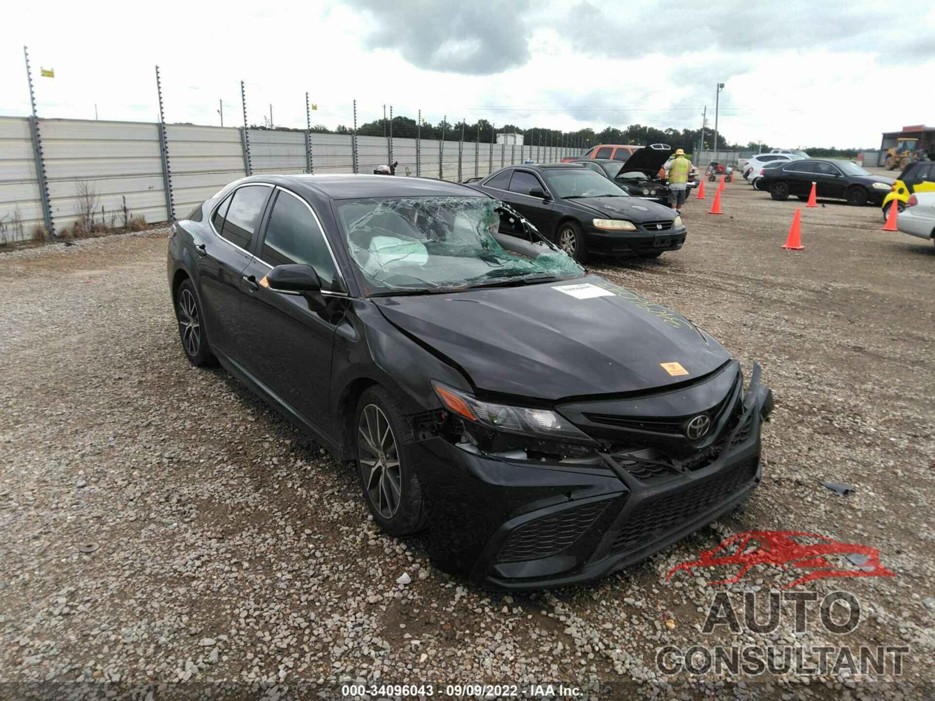 TOYOTA CAMRY 2022 - 4T1G11AK8NU646352