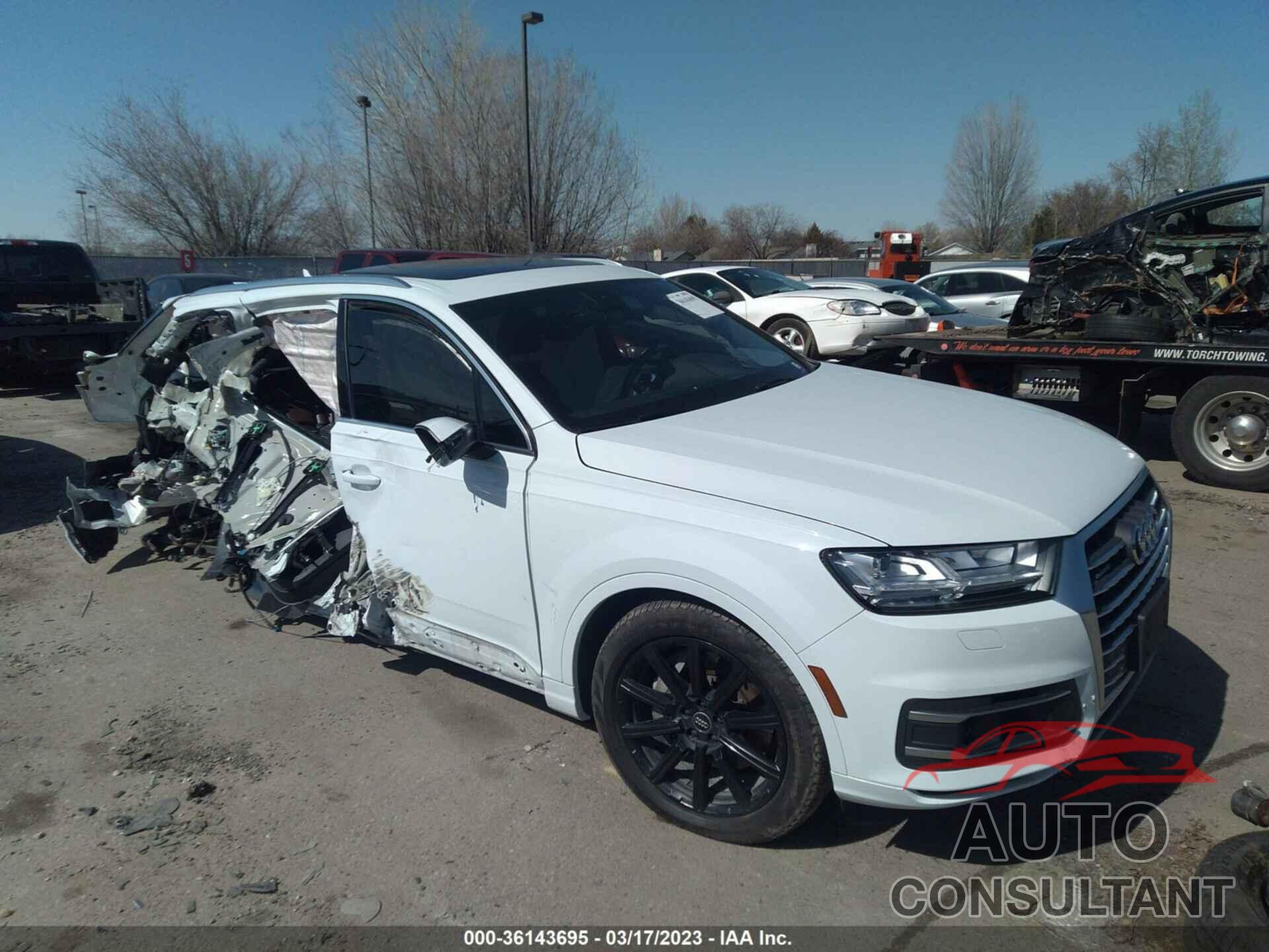 AUDI Q7 2018 - WA1LHAF70JD006031