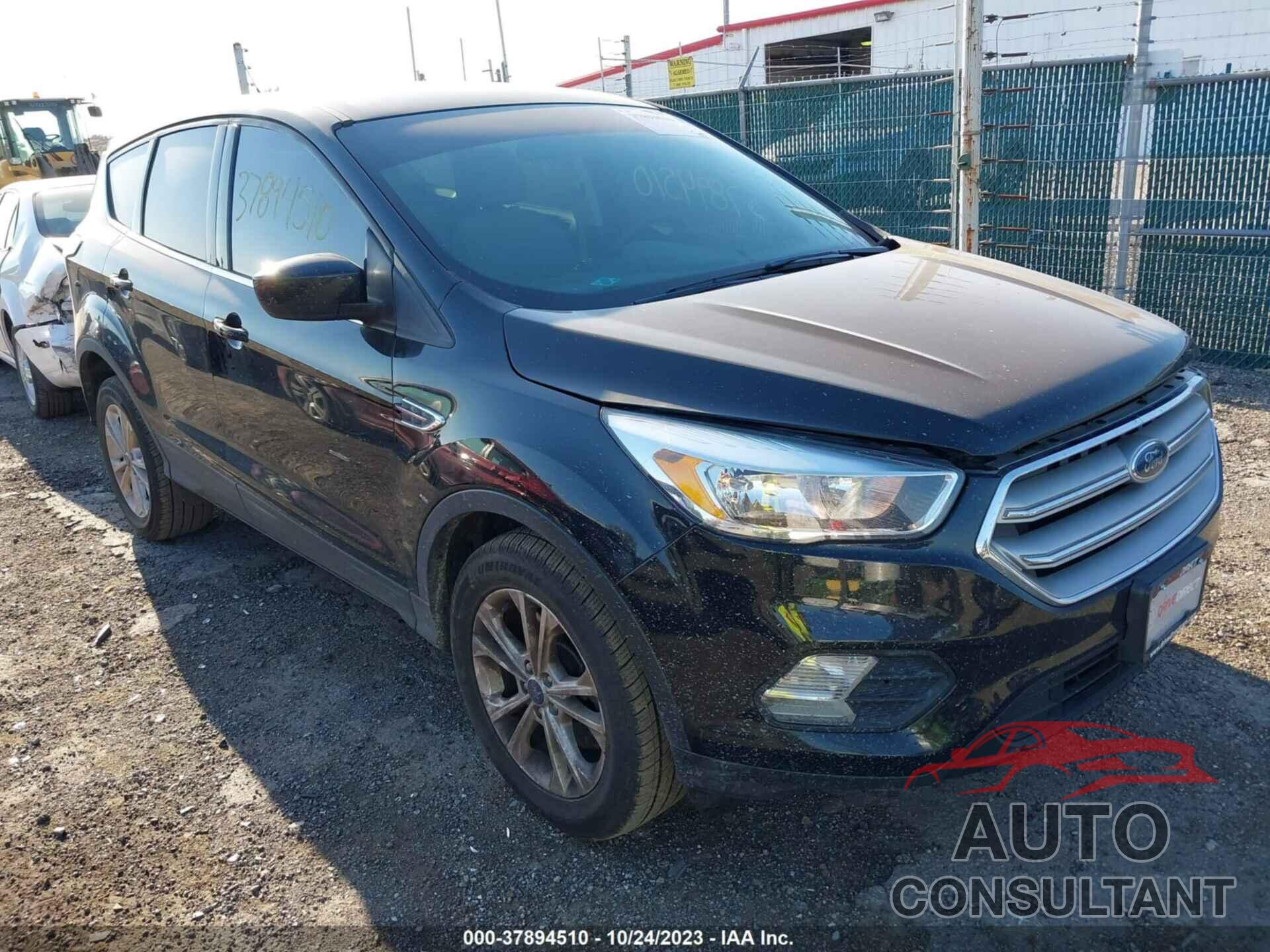 FORD ESCAPE 2017 - 1FMCU9GD0HUD33247