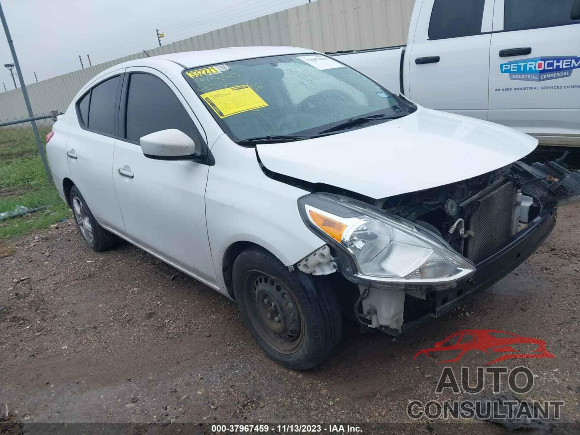 NISSAN VERSA 2018 - 3N1CN7AP2JK405843