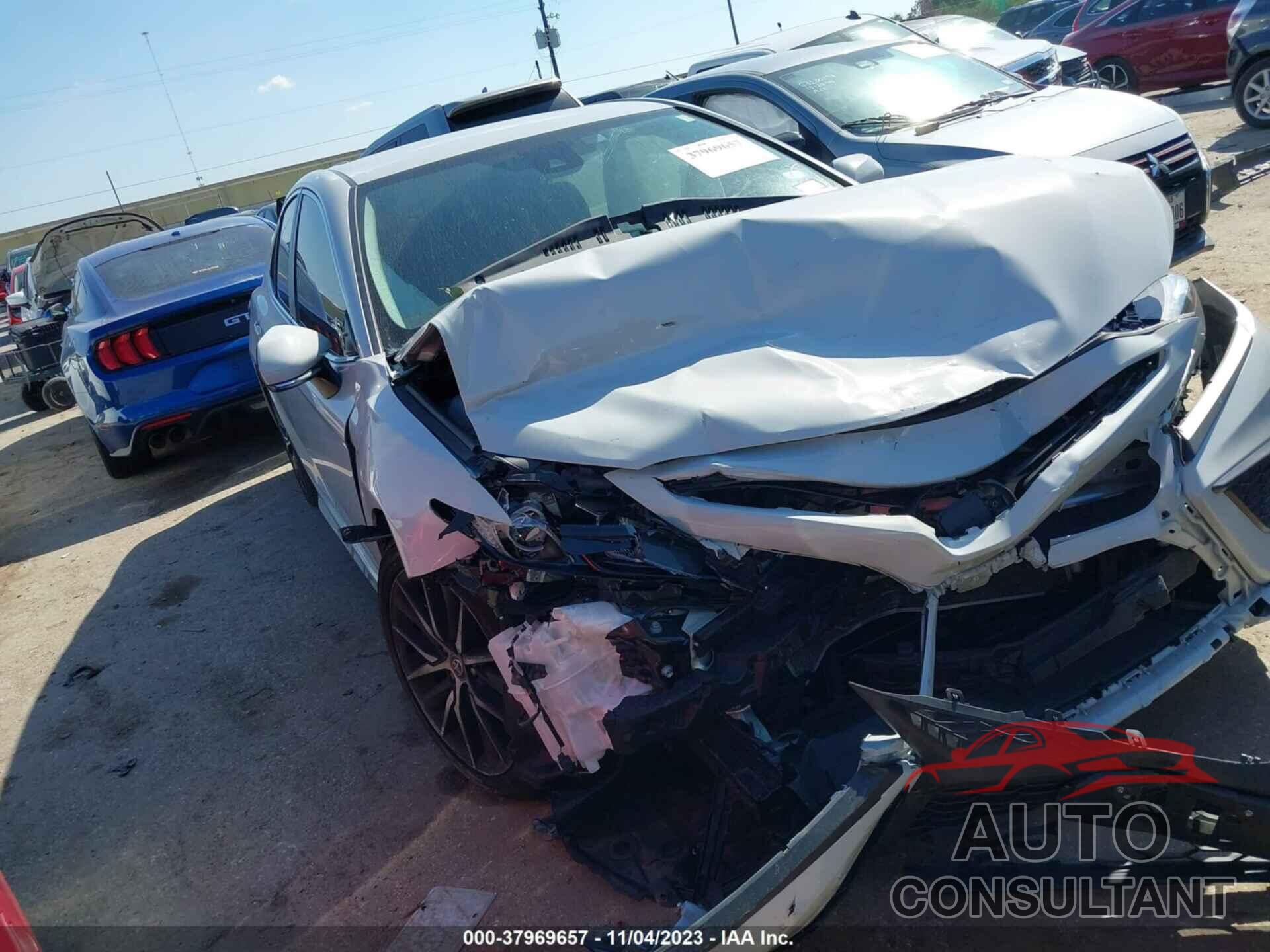 TOYOTA CAMRY 2022 - 4T1G11AK9NU013780