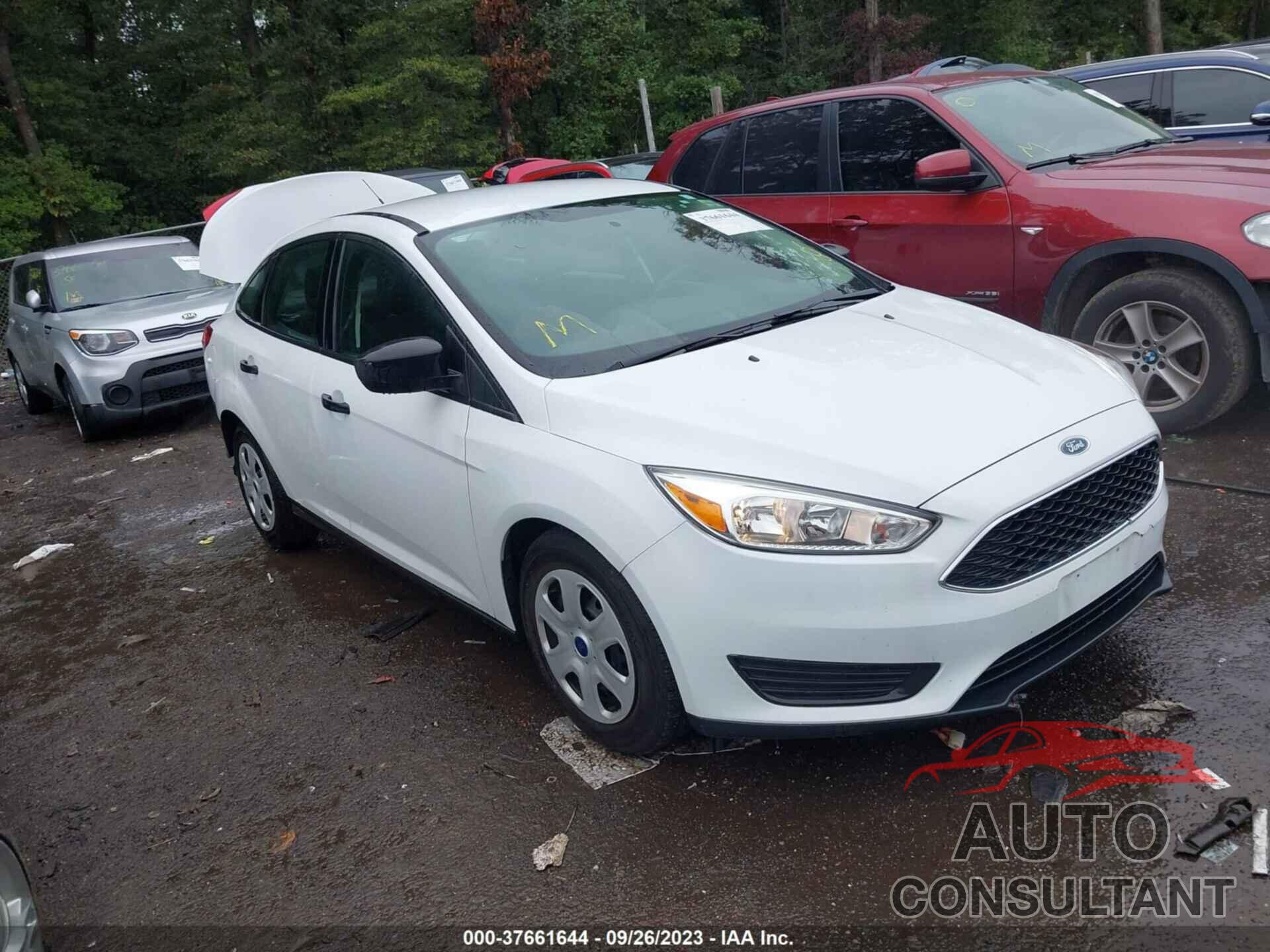 FORD FOCUS 2017 - 1FADP3E24HL256781