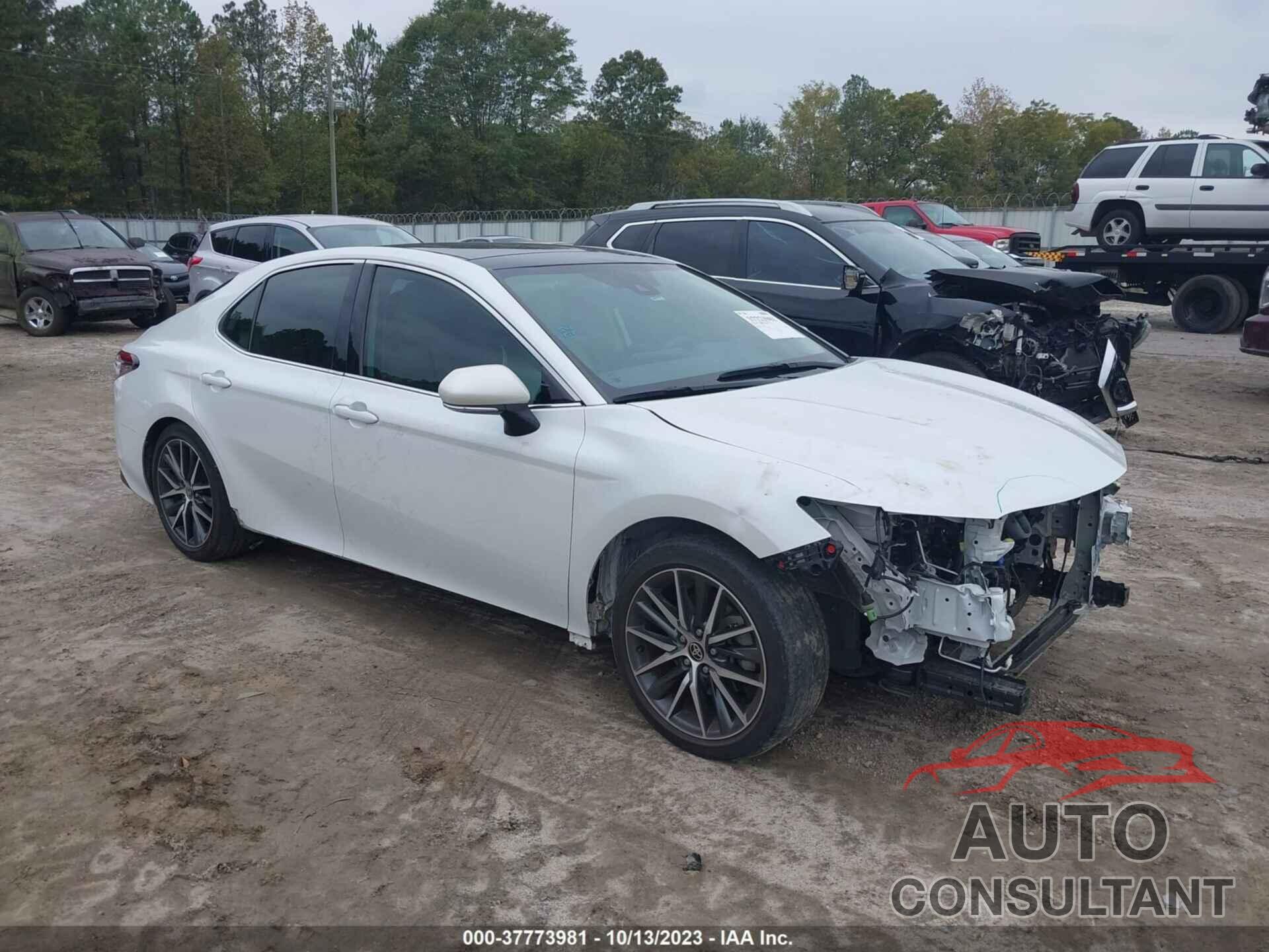 TOYOTA CAMRY 2021 - 4T1F11AK1MU461618