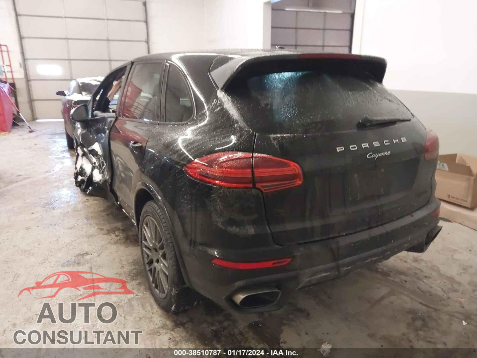 PORSCHE CAYENNE 2017 - WP1AA2A25HKA84733