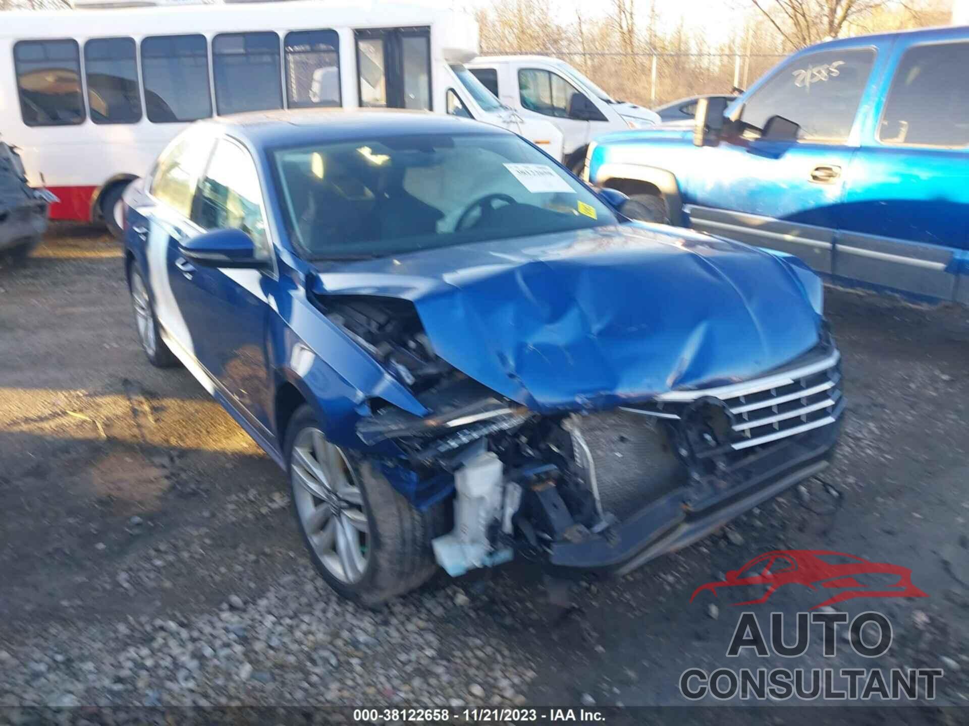 VOLKSWAGEN PASSAT 2017 - 1VWGT7A39HC038891