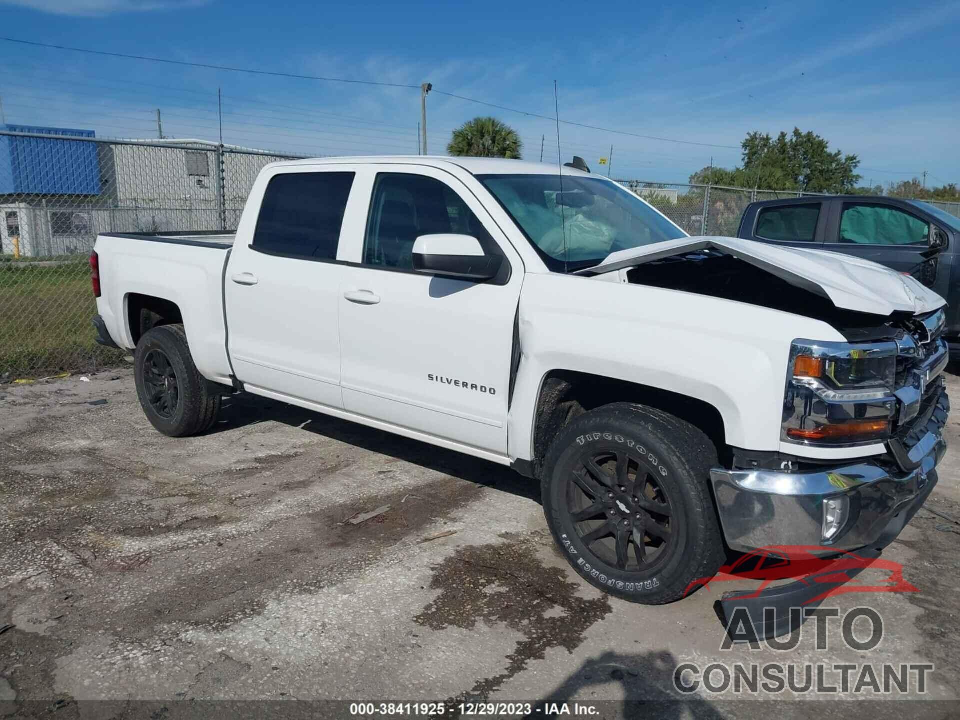 CHEVROLET SILVERADO 1500 2018 - 3GCPCREC6JG386109