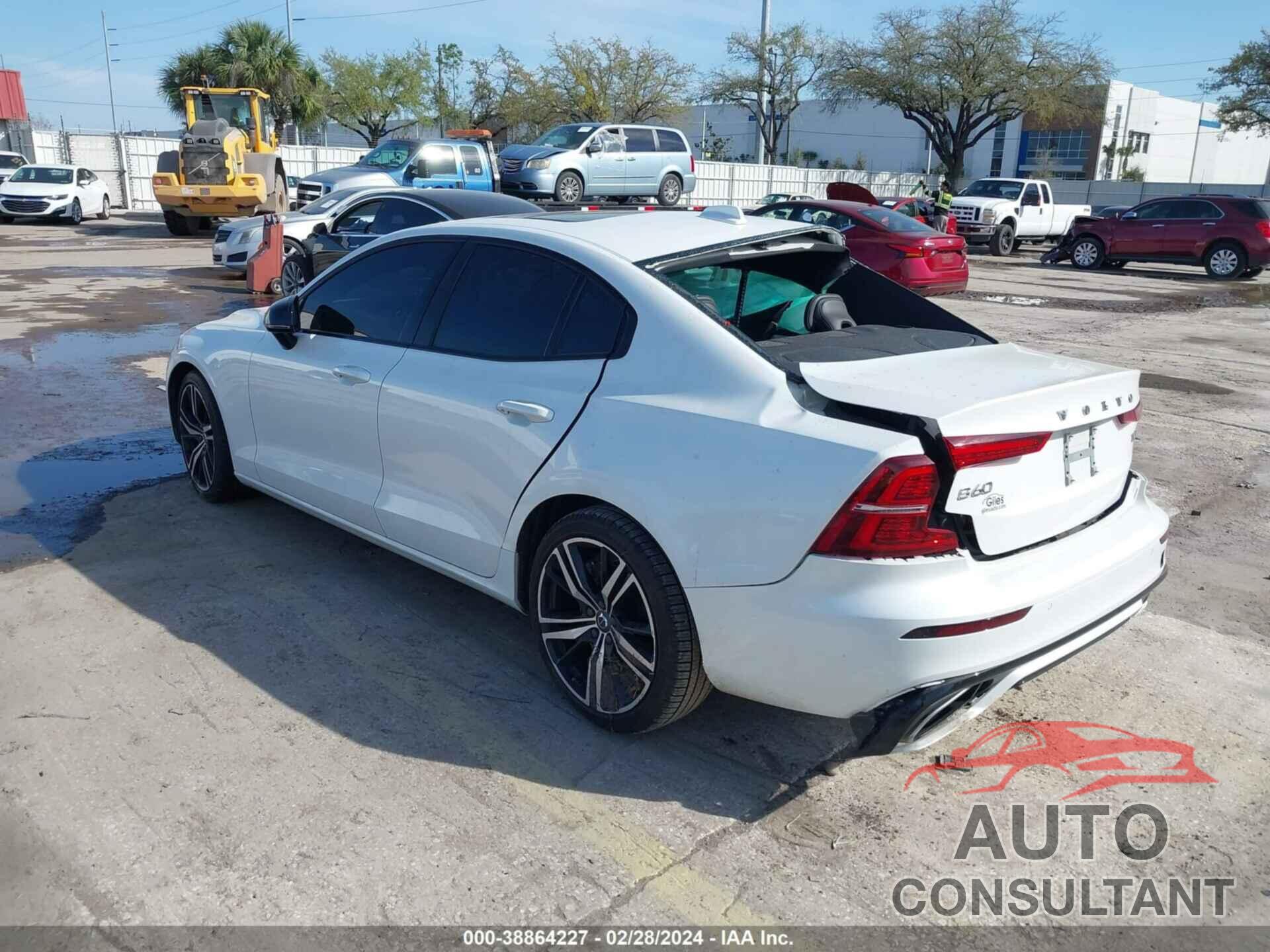 VOLVO S60 2021 - 7JRA22TM3MG092468