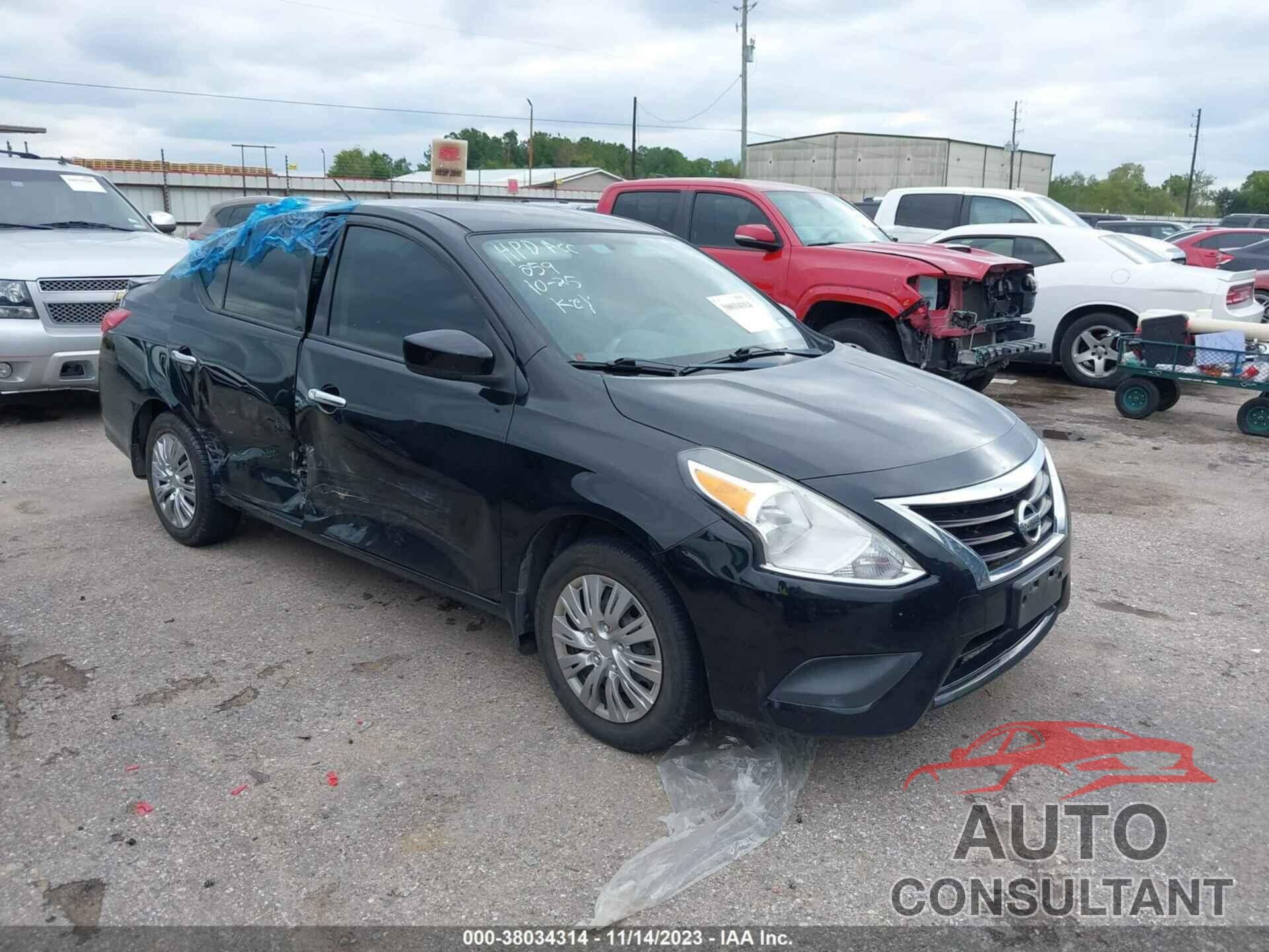 NISSAN VERSA 2018 - 3N1CN7AP4JL881960